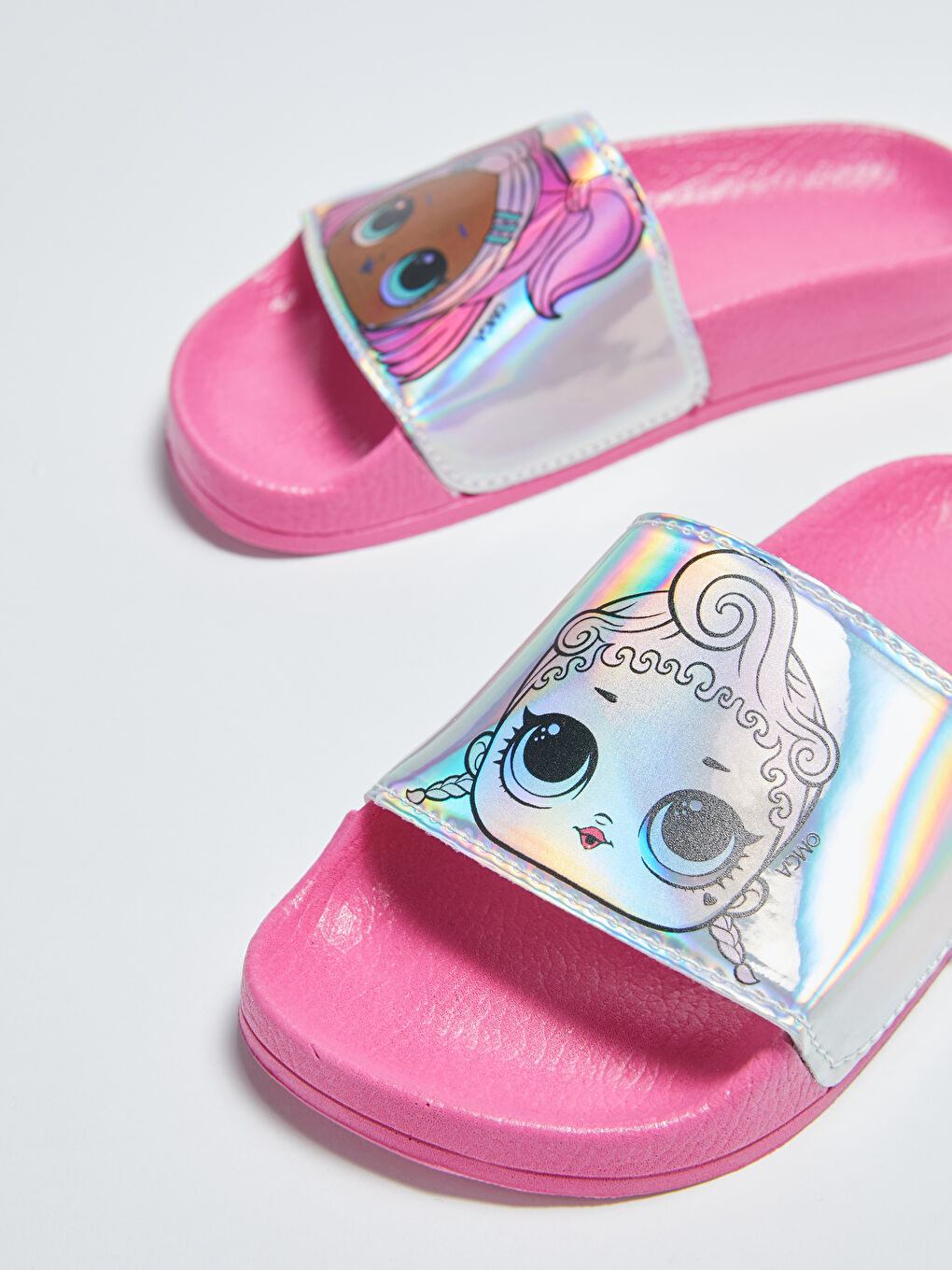 Hologram Detailed Lol Licensed Girl Slippers-4