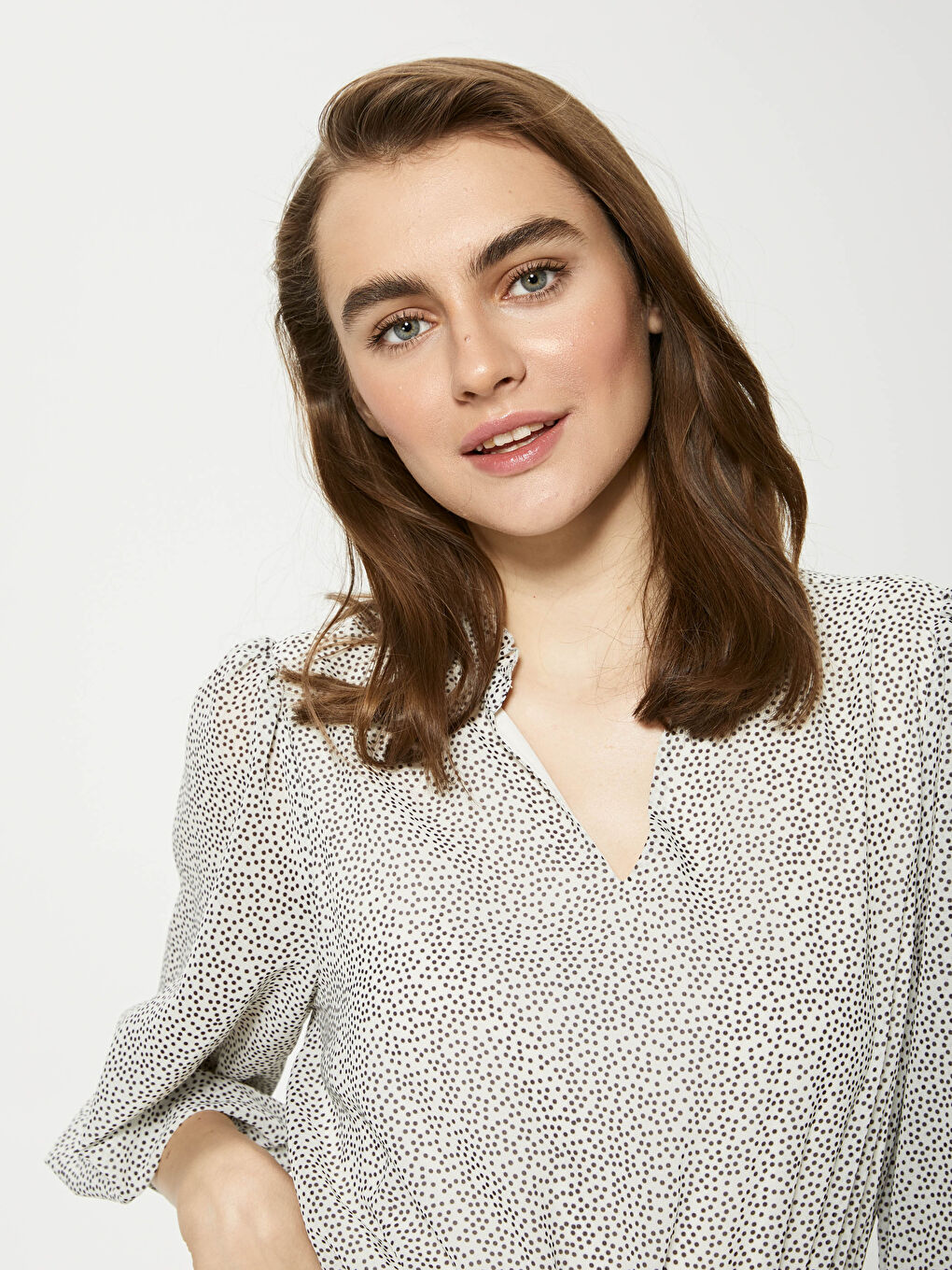 Bej V Yaka Desenli Fırfır Detaylı Kadın Elbise-3