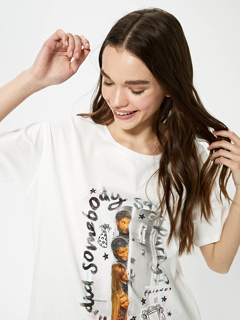 Gri Bisiklet Yaka Friends Baskılı Kısa Kollu Kadın Pijama Takımı-1