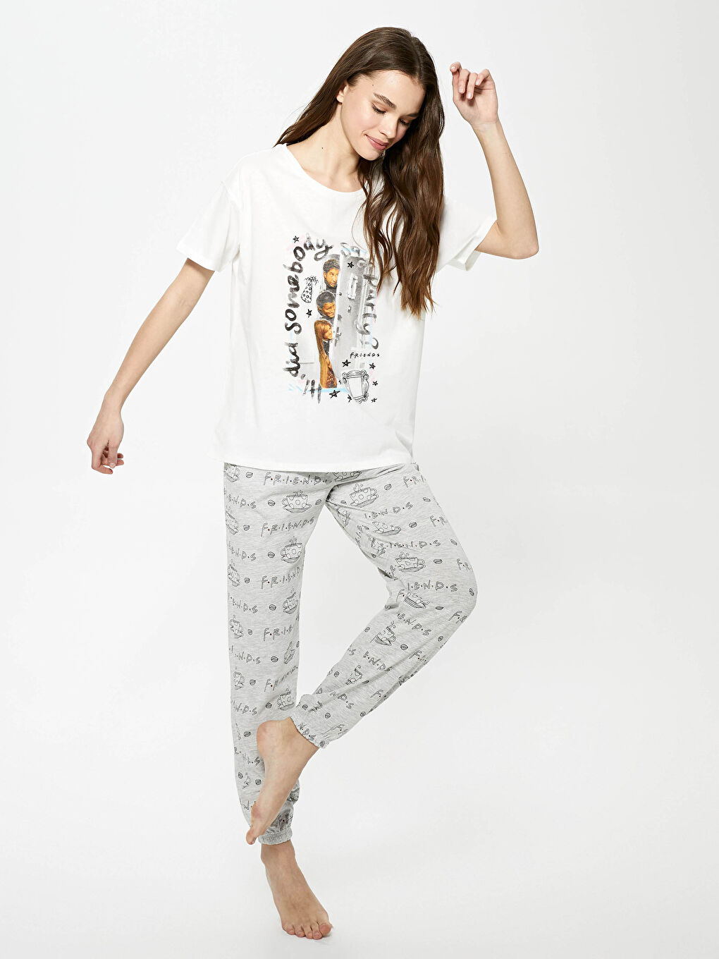 Gri Bisiklet Yaka Friends Baskılı Kısa Kollu Kadın Pijama Takımı-2