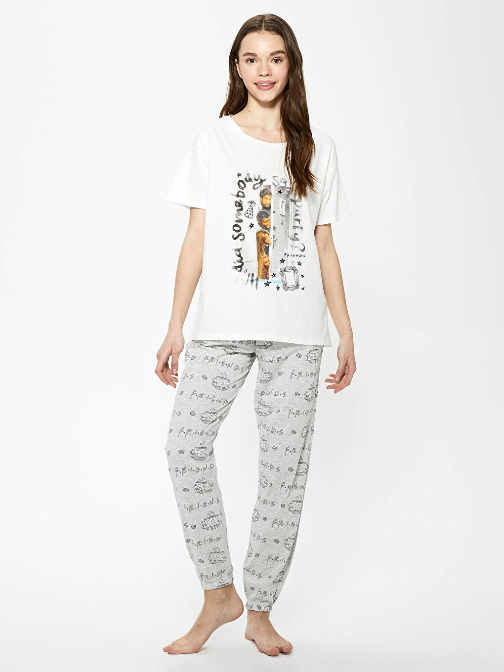 Gri Bisiklet Yaka Friends Baskılı Kısa Kollu Kadın Pijama Takımı-3