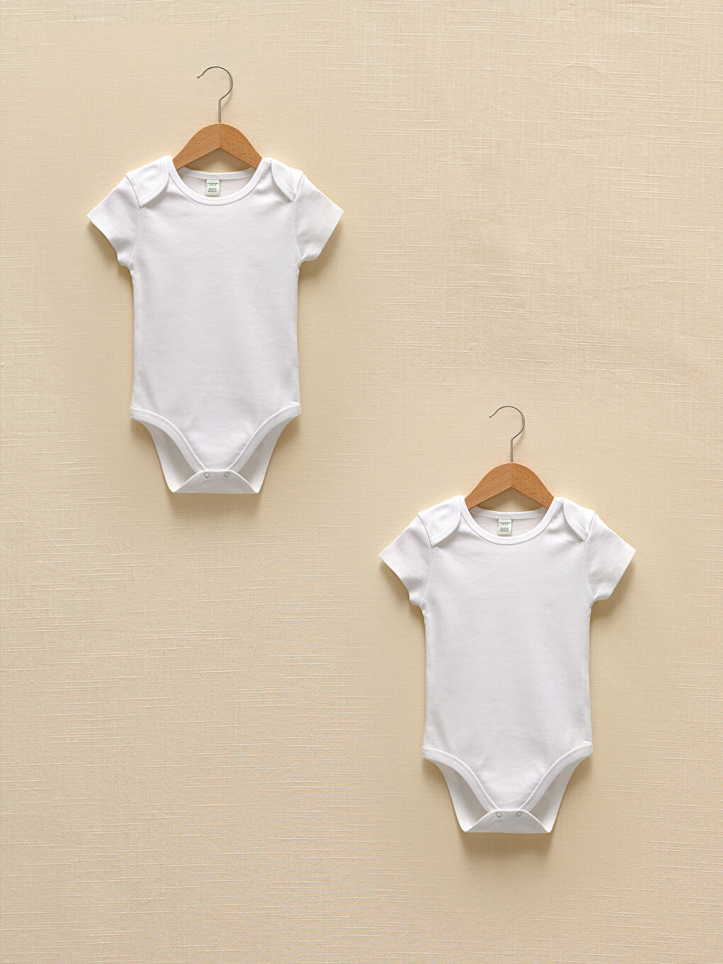 LCW baby Body Bébé Basique Uni à Manches Courtes et Col Rond avec Boutons-Pression Lot de 2 -S1FR77Z1-E5X