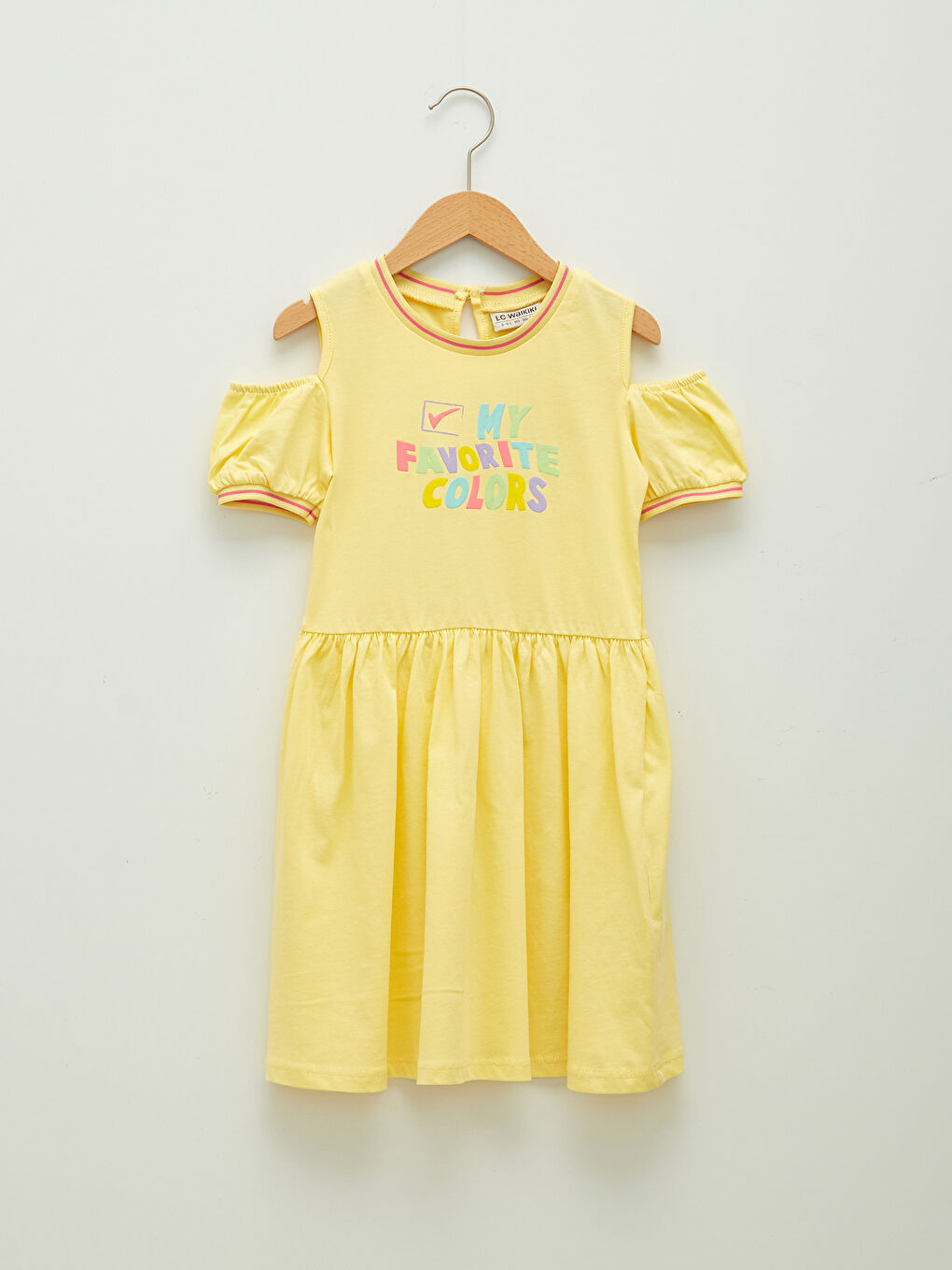 فستان بناتي قطن ياقة دائرية مطبوع بأكتاف مكشوفة وكم قصير