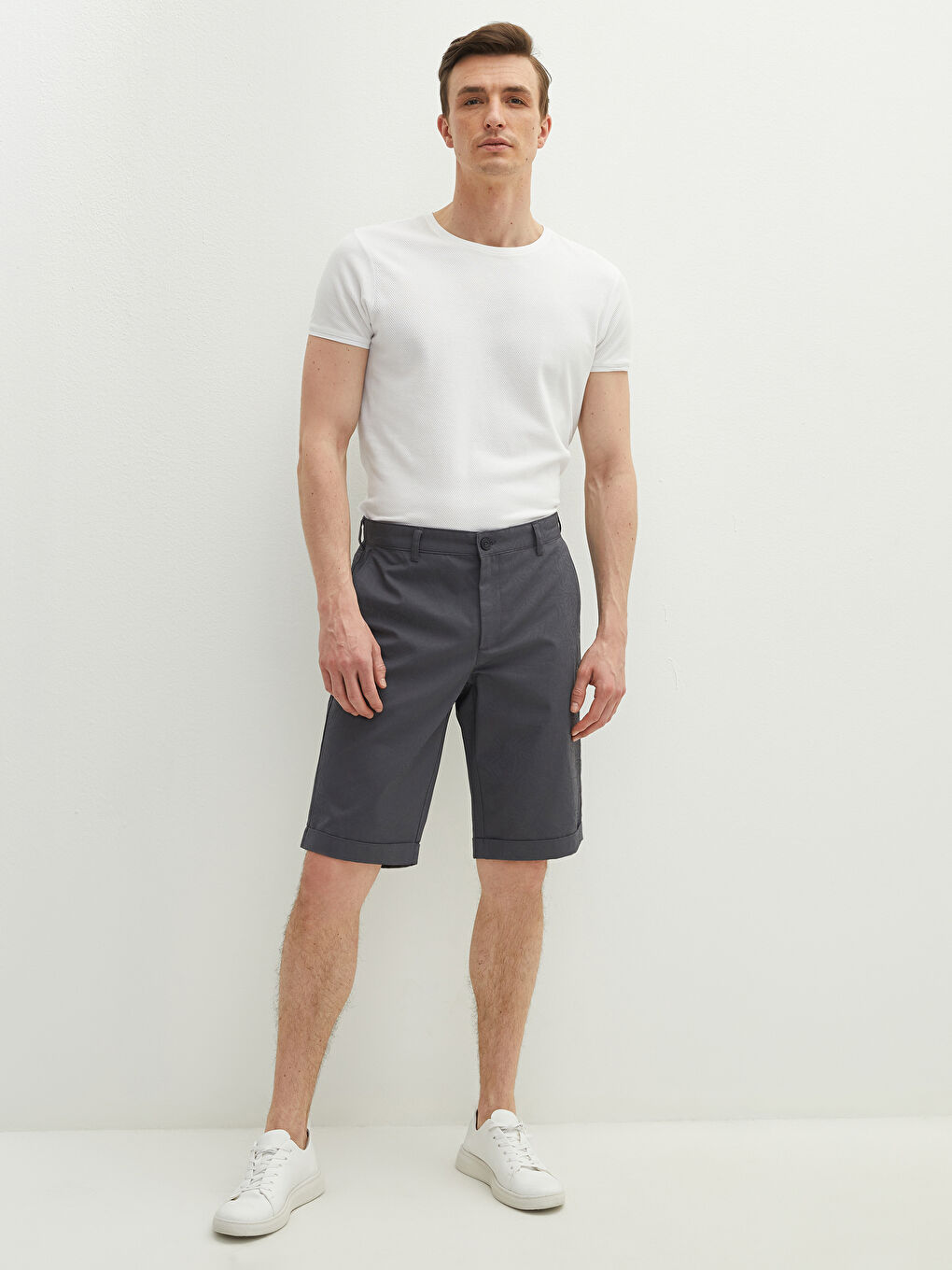 Antrasit Standart Kalıp Desenli Gabardin Erkek Şort-1