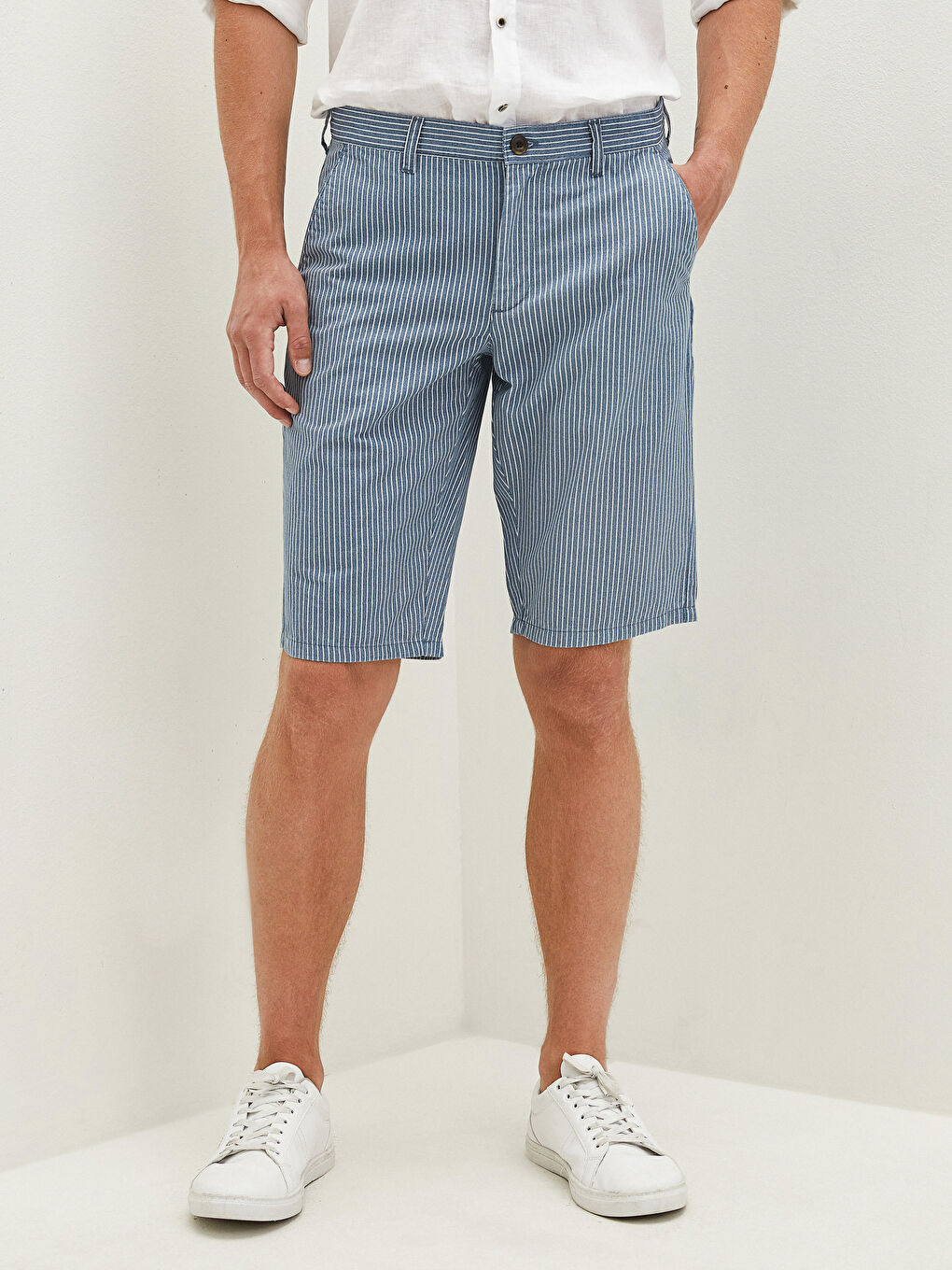 İndigo Standart Kalıp Çizgili Gabardin Erkek Şort-1