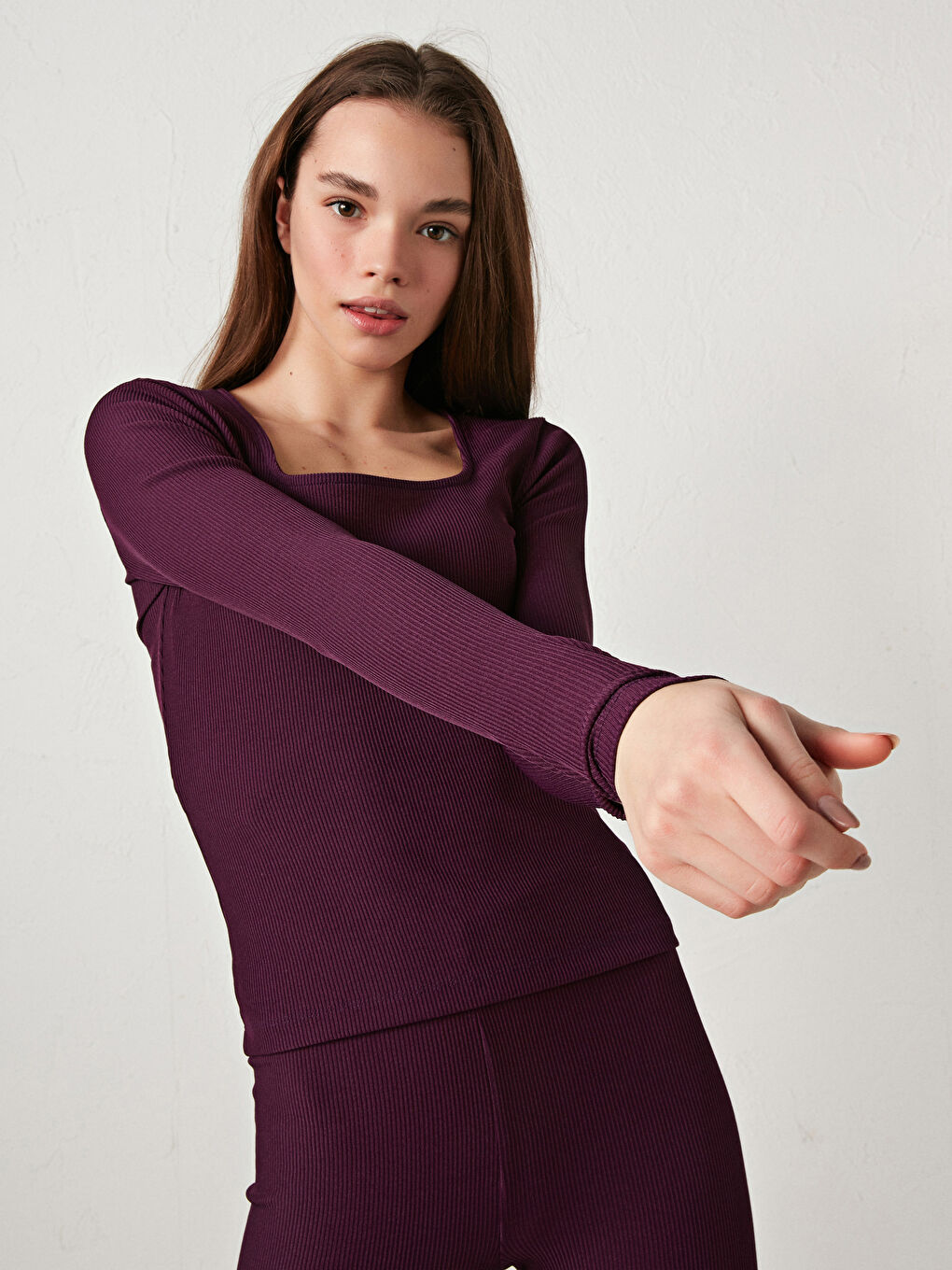 Majica sa kvadratnom kragnom, jednostavna, dugi rukav za žene-1