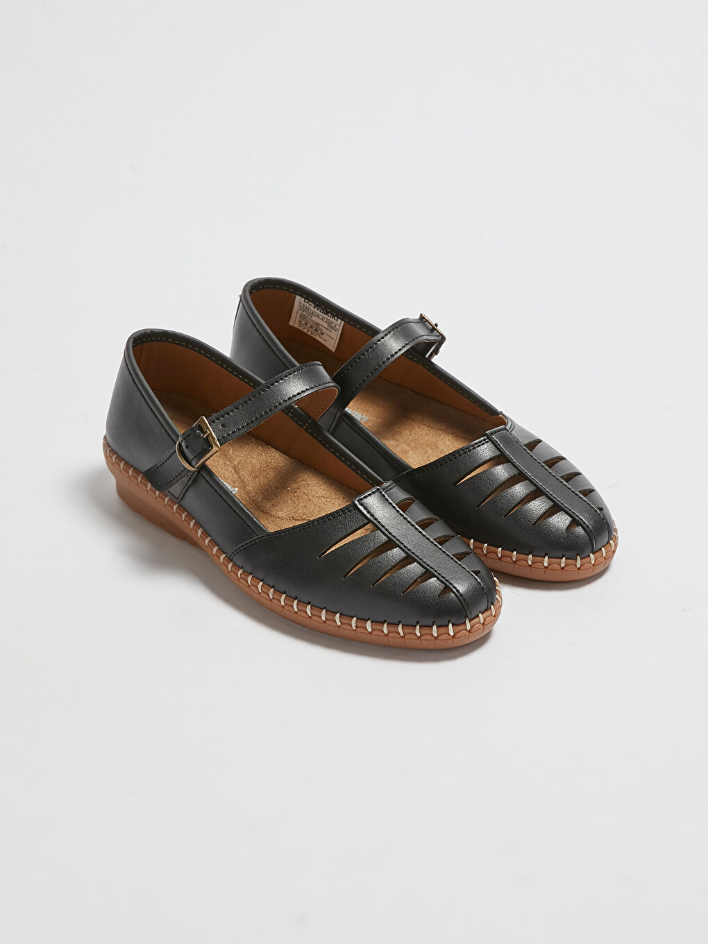 Siyah Deri Görünümlü Kadın Babet