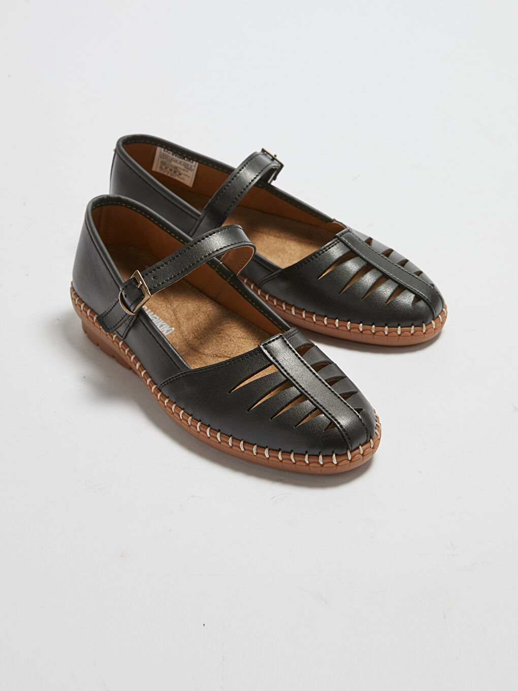 Siyah Deri Görünümlü Kadın Babet-1