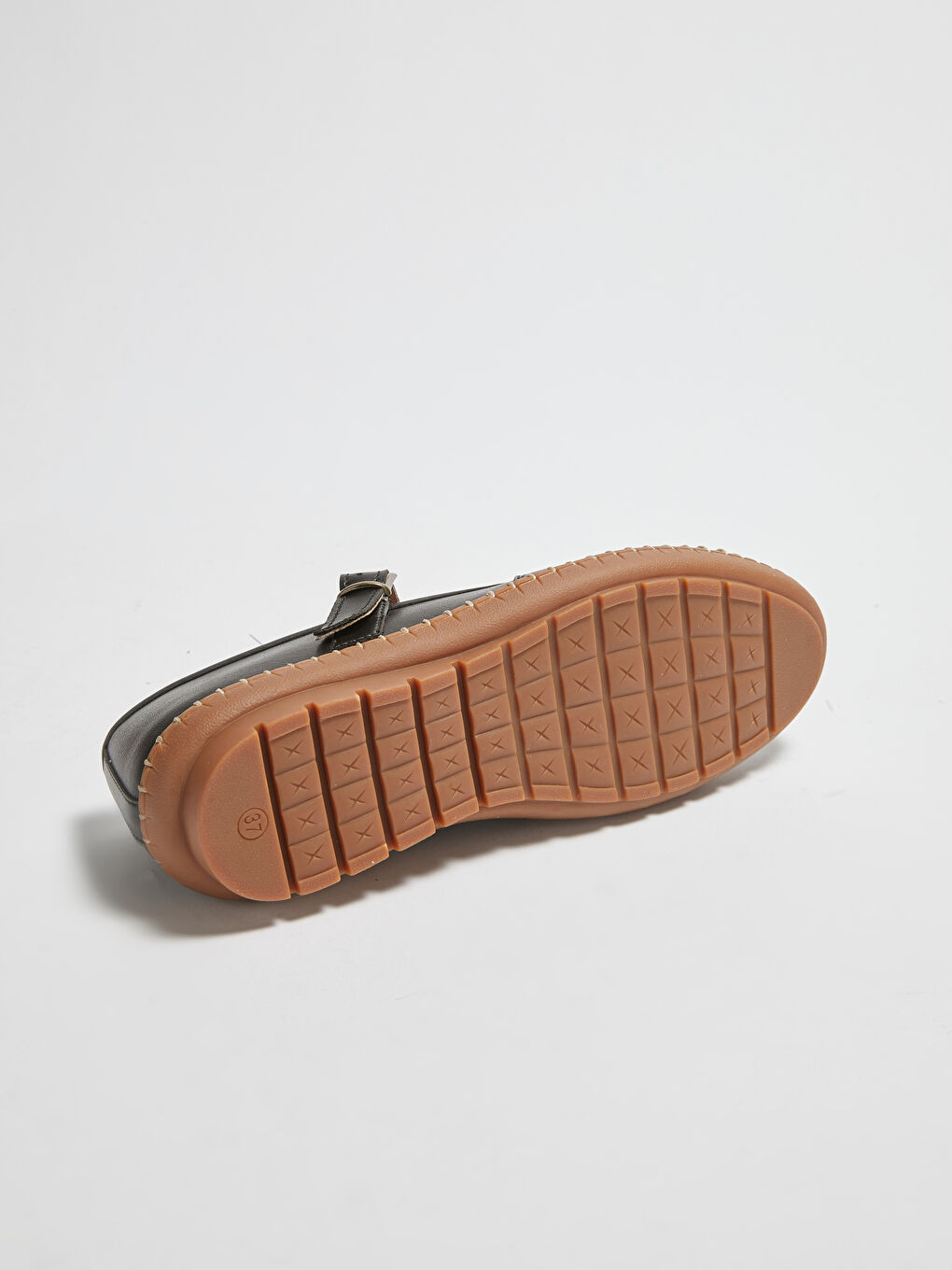 Siyah Deri Görünümlü Kadın Babet-3