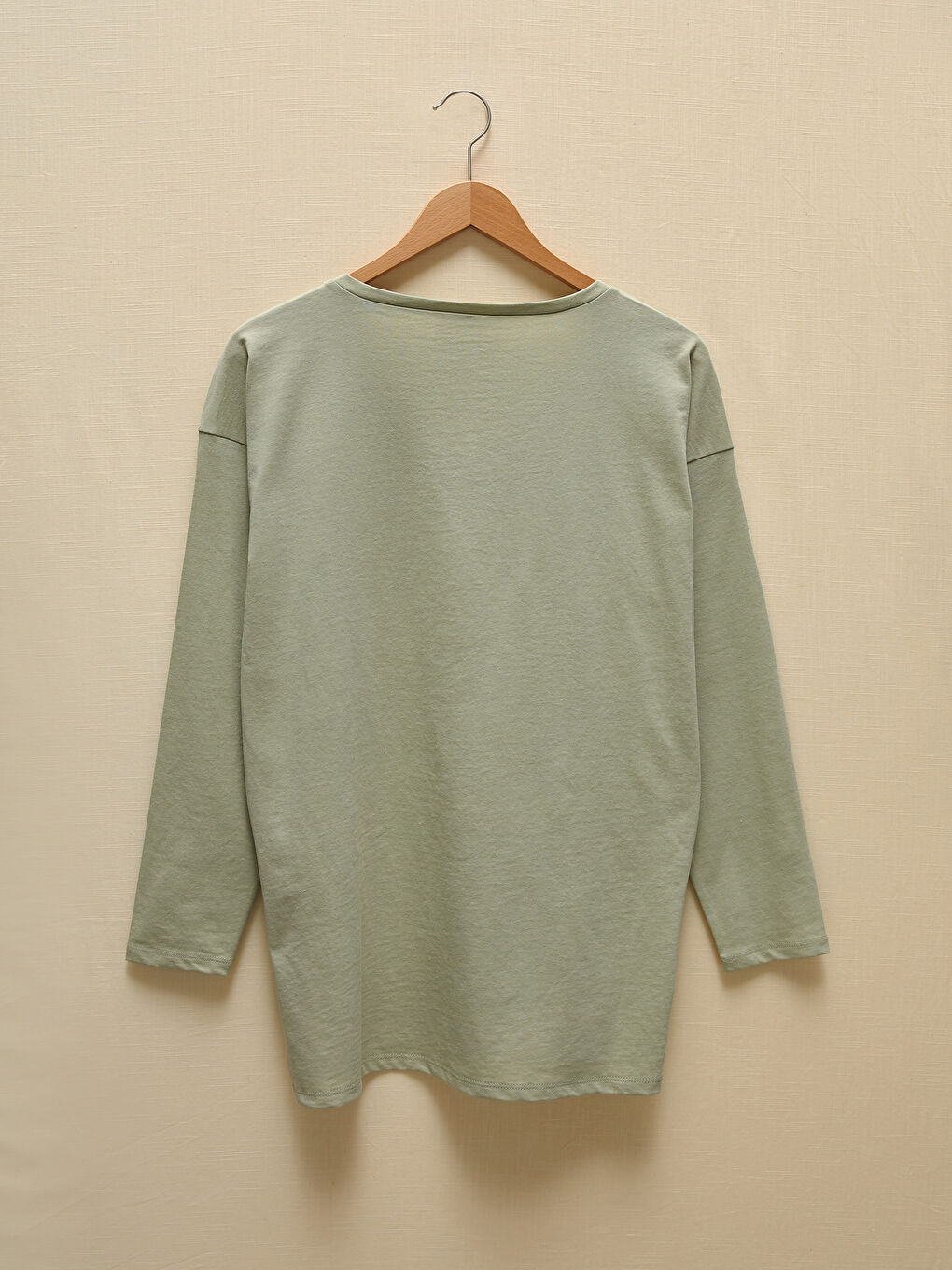 Yeşil V Yaka Nakışlı Uzun Kollu Kadın Tişört-12