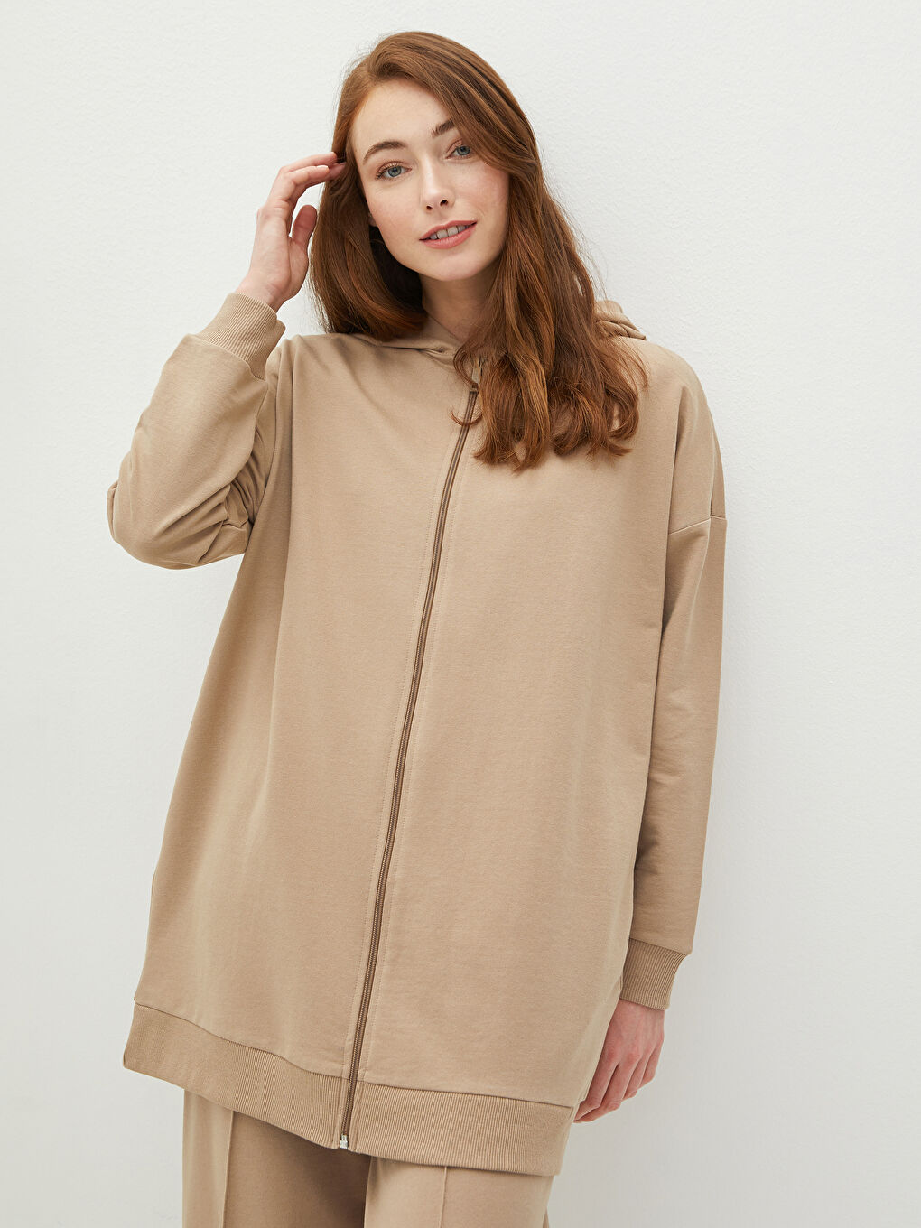 Bej Kapüşon Yaka Düz Fermuar Kapamalı Uzun Kollu Kadın Hırka-4