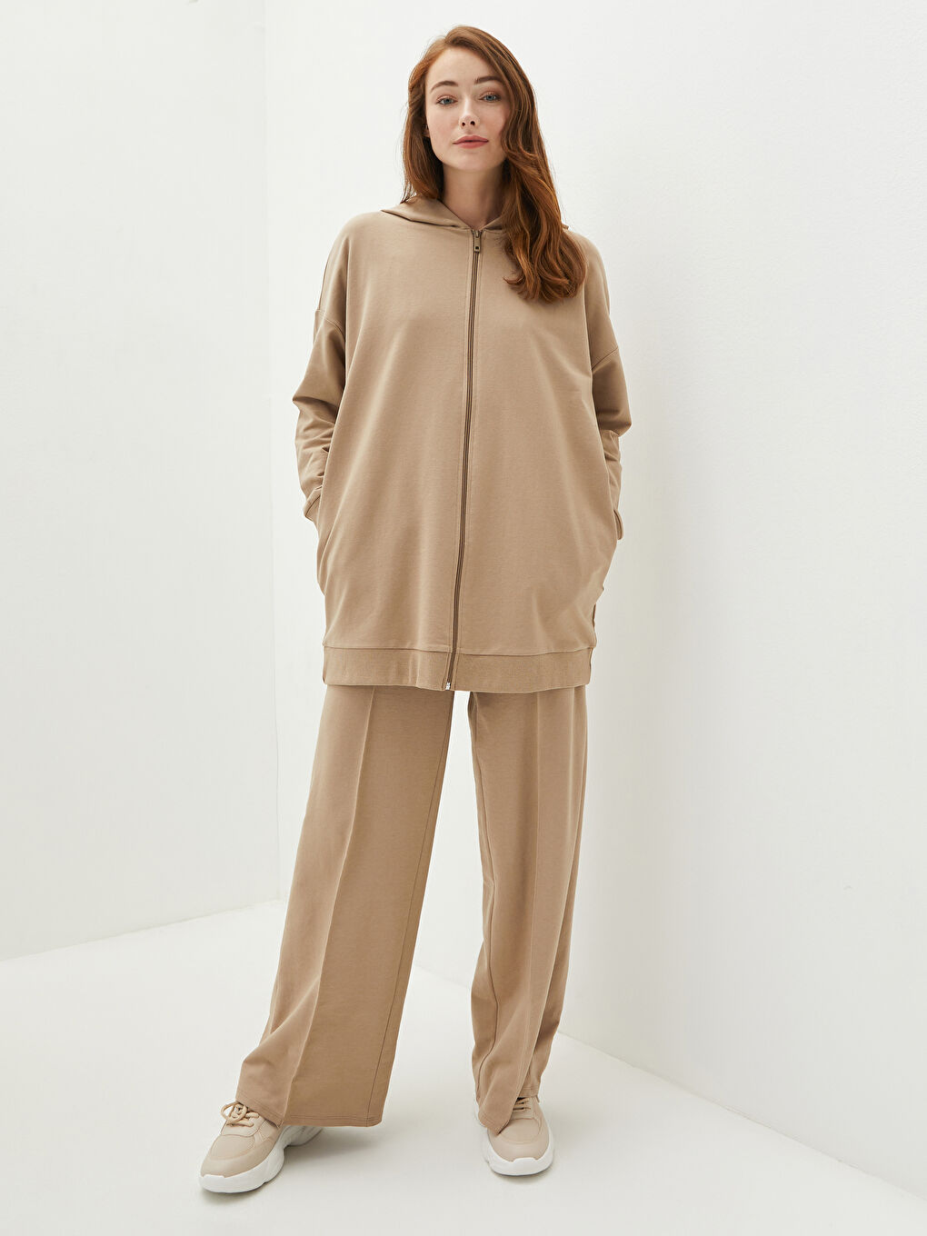 Bej Kapüşon Yaka Düz Fermuar Kapamalı Uzun Kollu Kadın Hırka-1