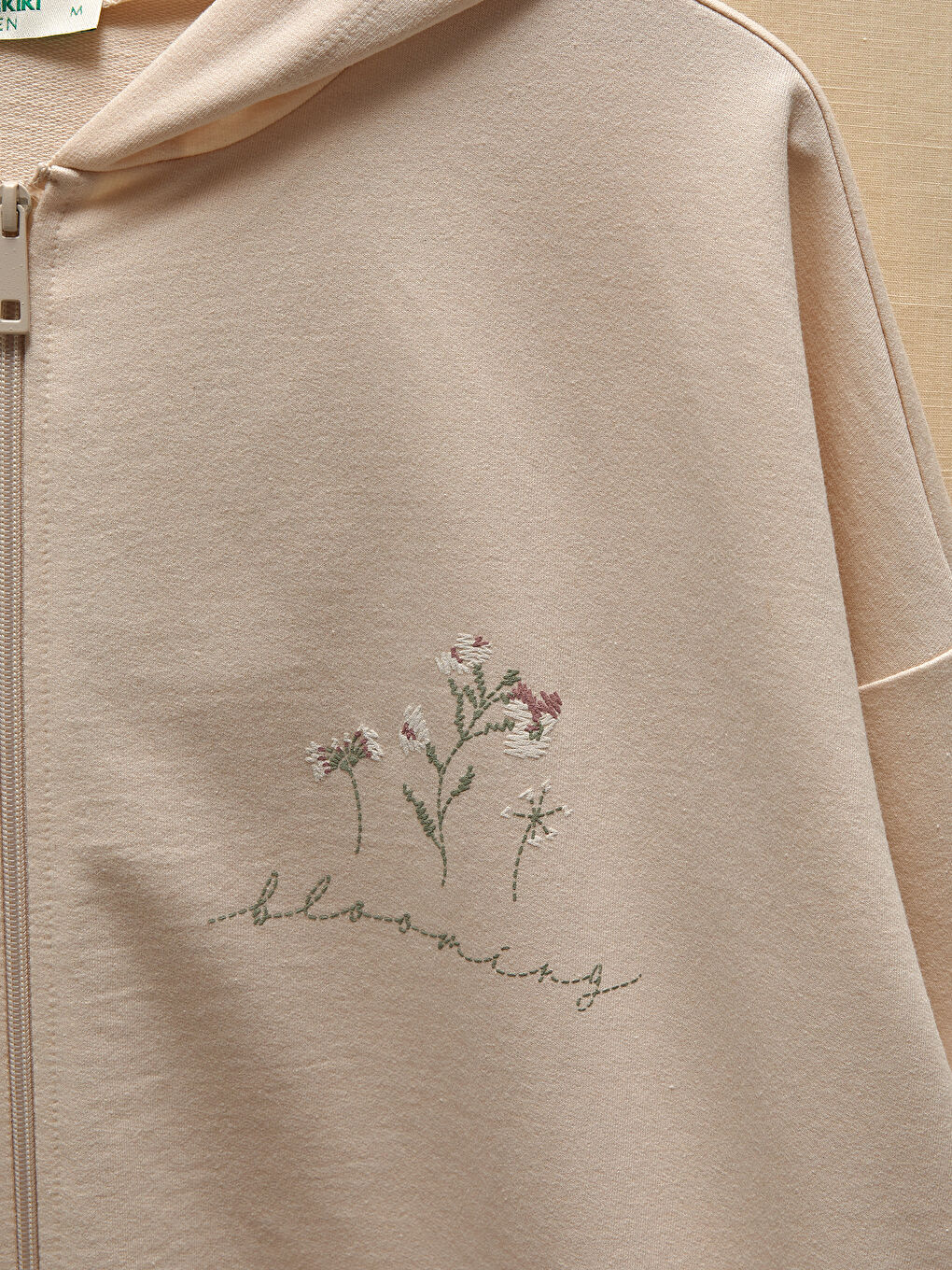 Gri Kapüşon Yaka Baskılı Uzun Kollu Kadın Spor Hırka-7