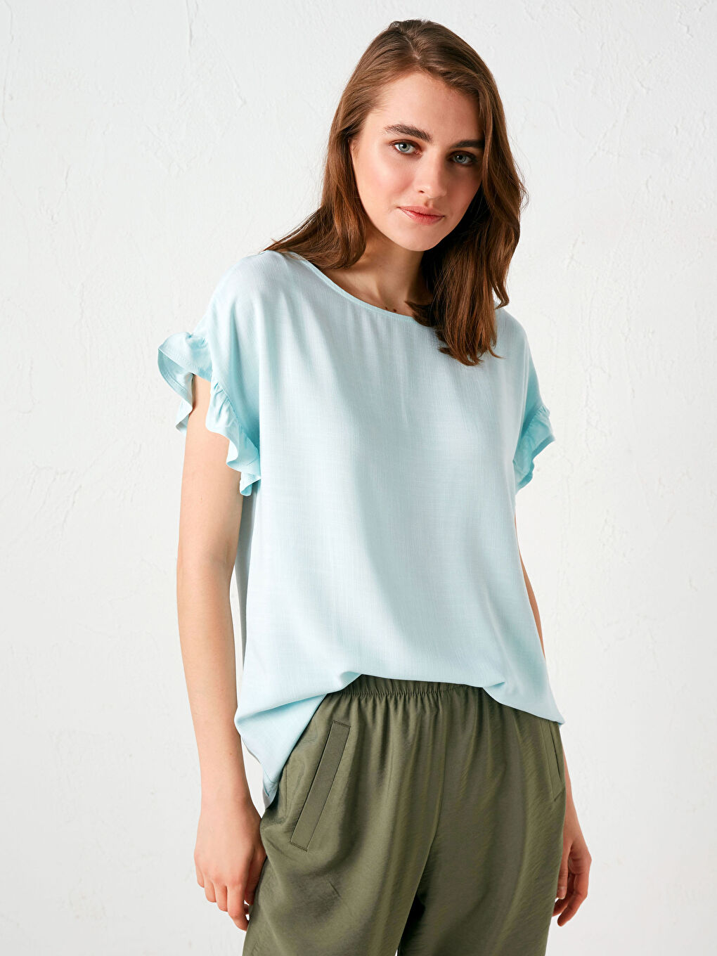 Mavi Bisiklet Yaka Fırfır Detaylı Kısa Kollu Viskon Kadın Bluz