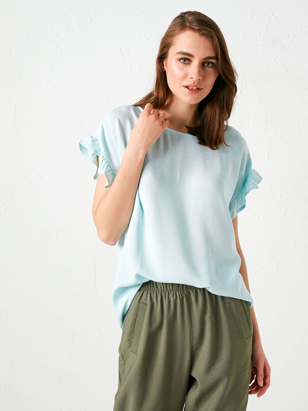 Mavi Bisiklet Yaka Fırfır Detaylı Kısa Kollu Viskon Kadın Bluz-1