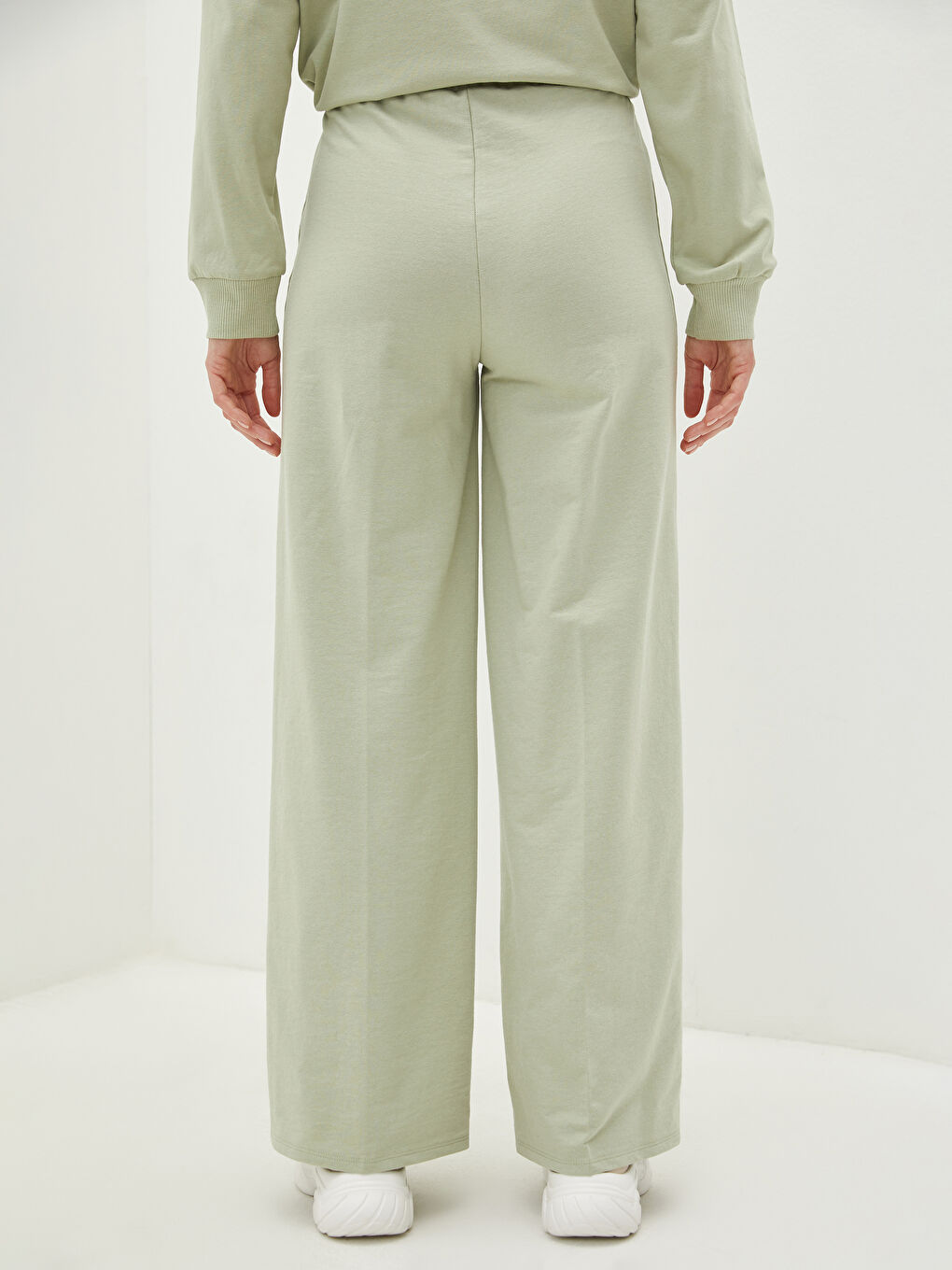 Yeşil Beli Lastikli Düz Bol Paça Kadın Eşofman Alt-3