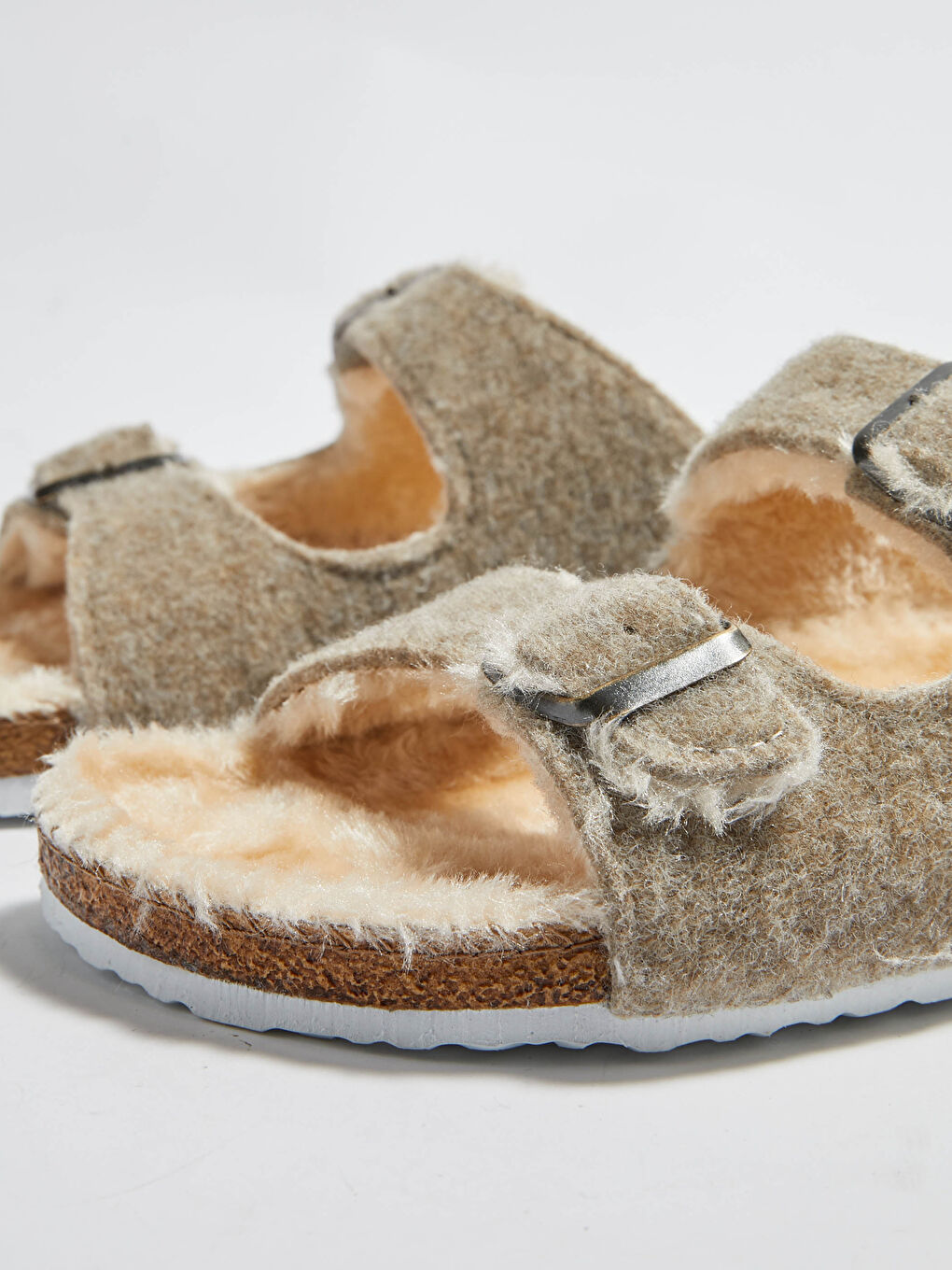LCW STEPS Buckle Detail House Slippers -S1FU76Z8-DCS