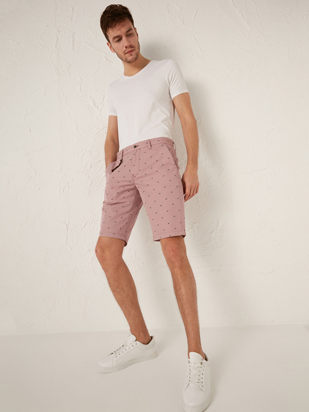 Pembe Slim Fit Gabardin Erkek Şort