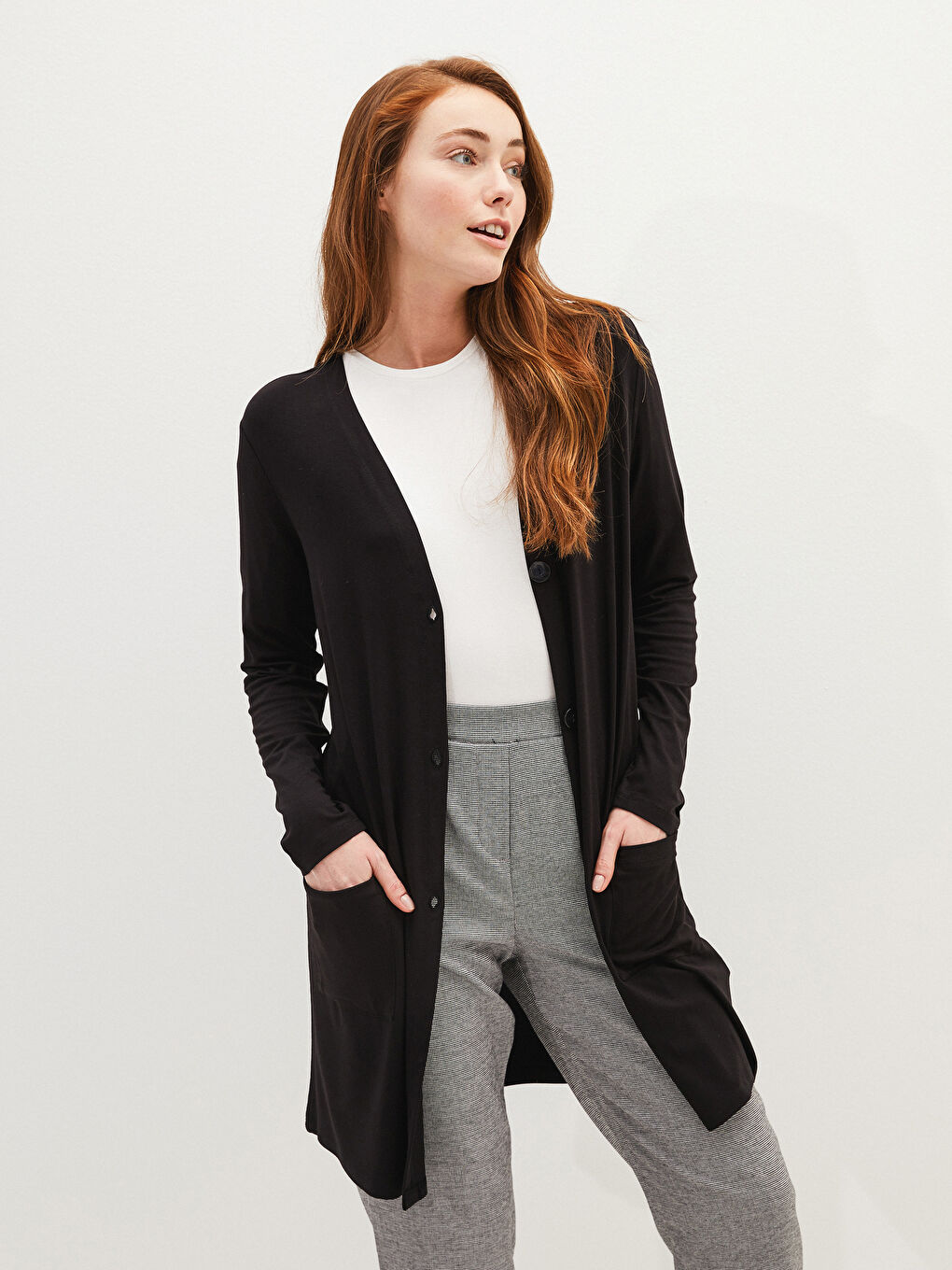 Siyah V Yaka Düz Uzun Kollu Viskon Kadın Hırka-1