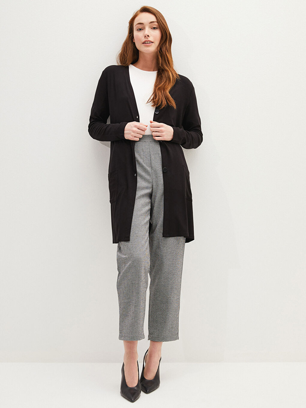 Siyah V Yaka Düz Uzun Kollu Viskon Kadın Hırka-3