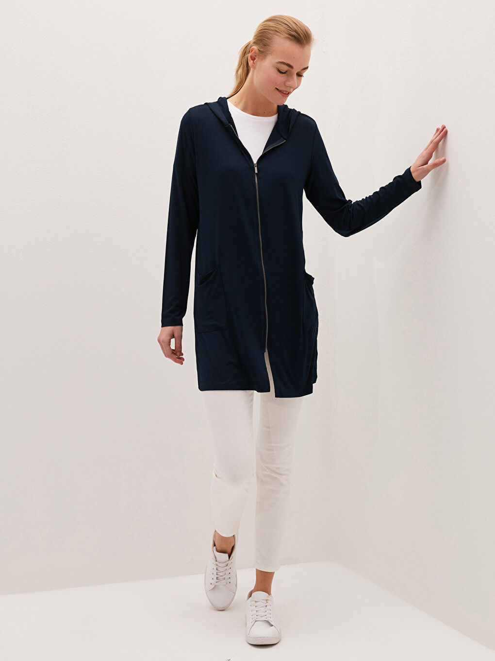 Lacivert Kapüşon Yaka Düz Uzun Kollu Viskon Kadın Hırka-2