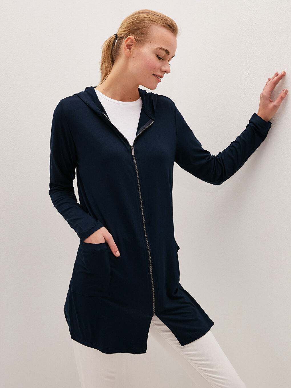 Lacivert Kapüşon Yaka Düz Uzun Kollu Viskon Kadın Hırka-1