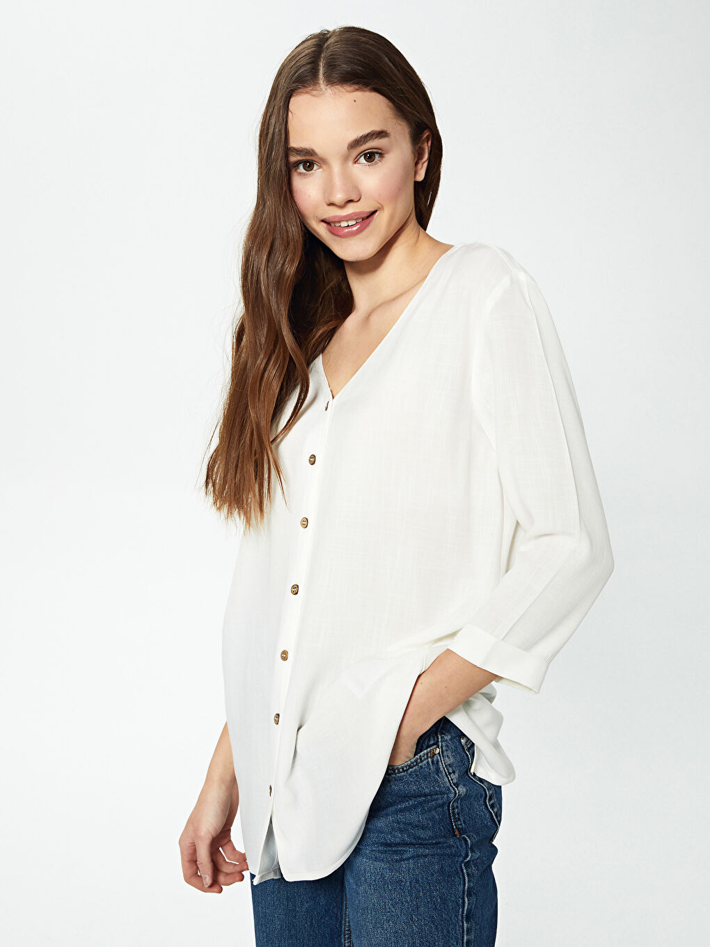 بلوزة ياقة على شكل حرف V بأزرار كم طويل بوبلين للسيدات-1