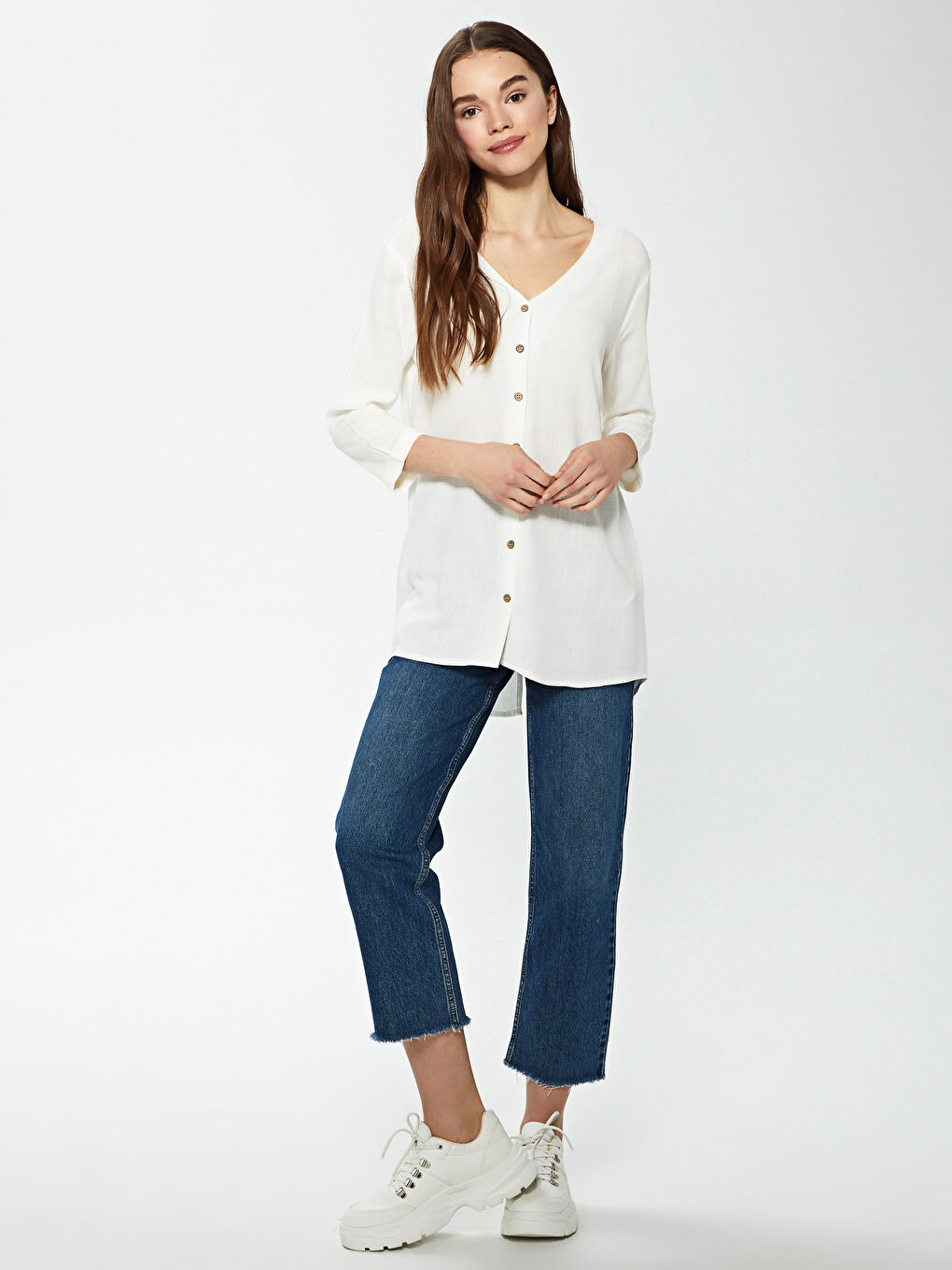 بلوزة ياقة على شكل حرف V بأزرار كم طويل بوبلين للسيدات-2