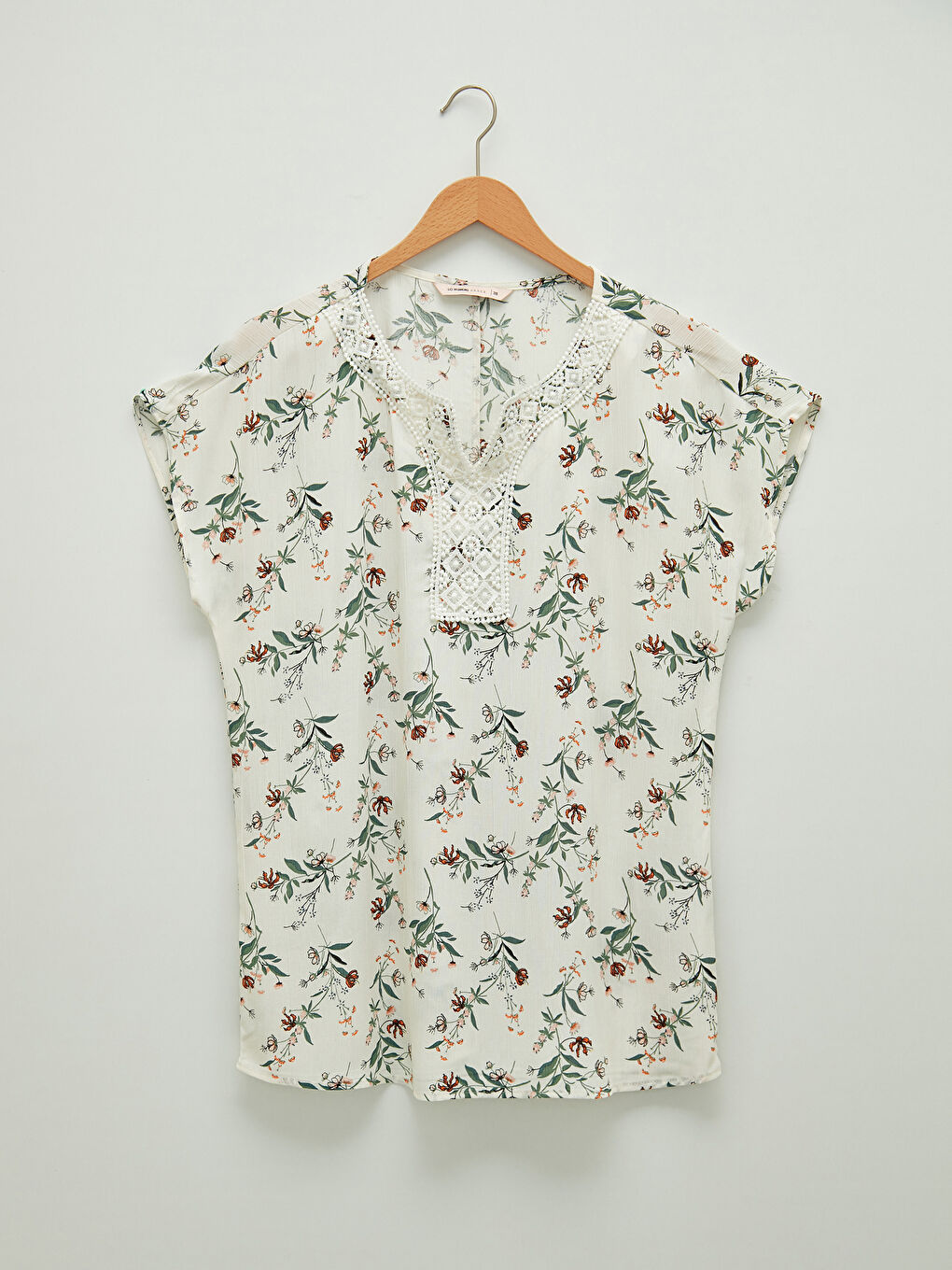 Блузка с вырезом Хенли, цветочным узором, коротким рукавом из жатой ткани для женщин-5