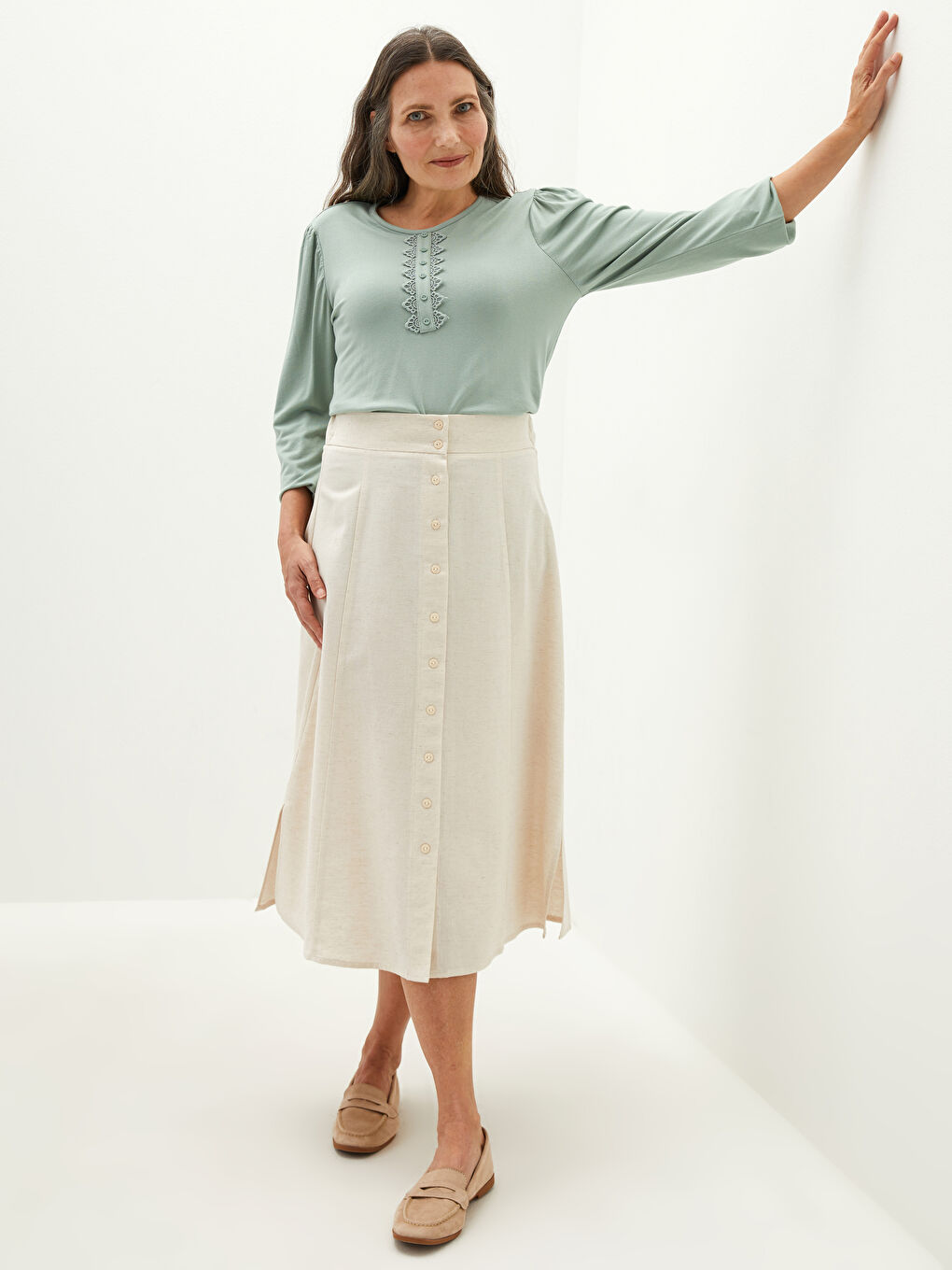 Bej Beli Lastikli Düz A Kesim Düğme Detaylı Kadın Etek-3