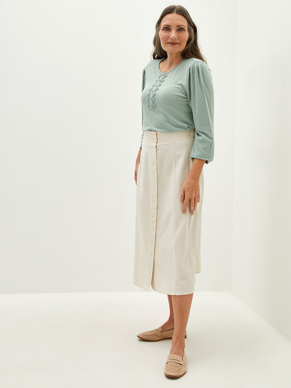 Bej Beli Lastikli Düz A Kesim Düğme Detaylı Kadın Etek