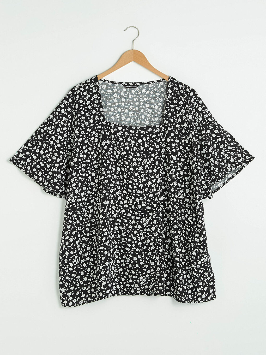 Siyah Kare Yaka Baskılı Kısa Kollu Viskon Kadın Bluz-5