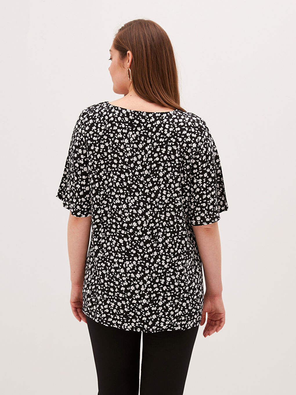 Siyah Kare Yaka Baskılı Kısa Kollu Viskon Kadın Bluz-3