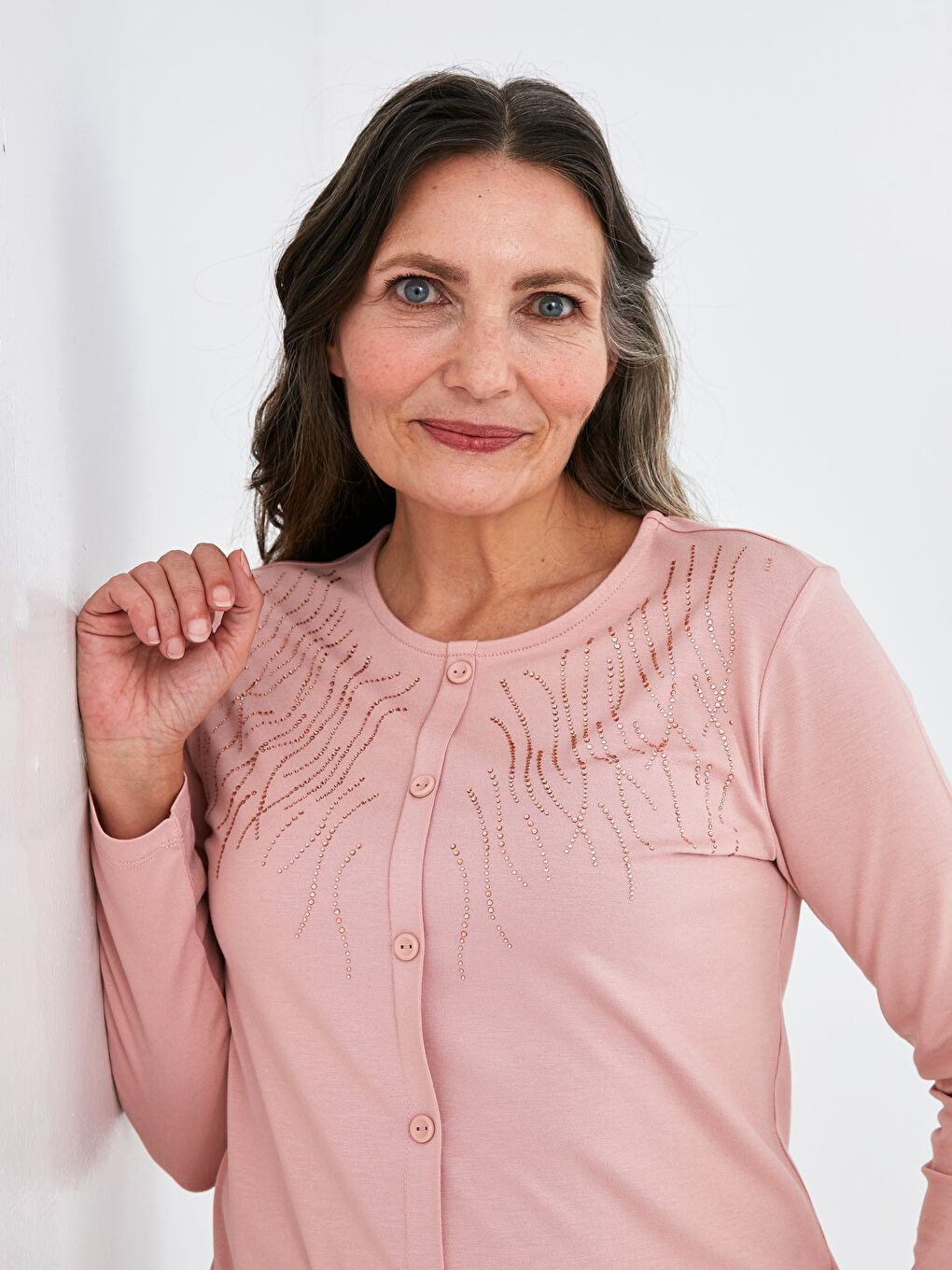 Pembe Bisiklet Yaka Taşlı Uzun Kollu Viskon Kadın Bluz-1