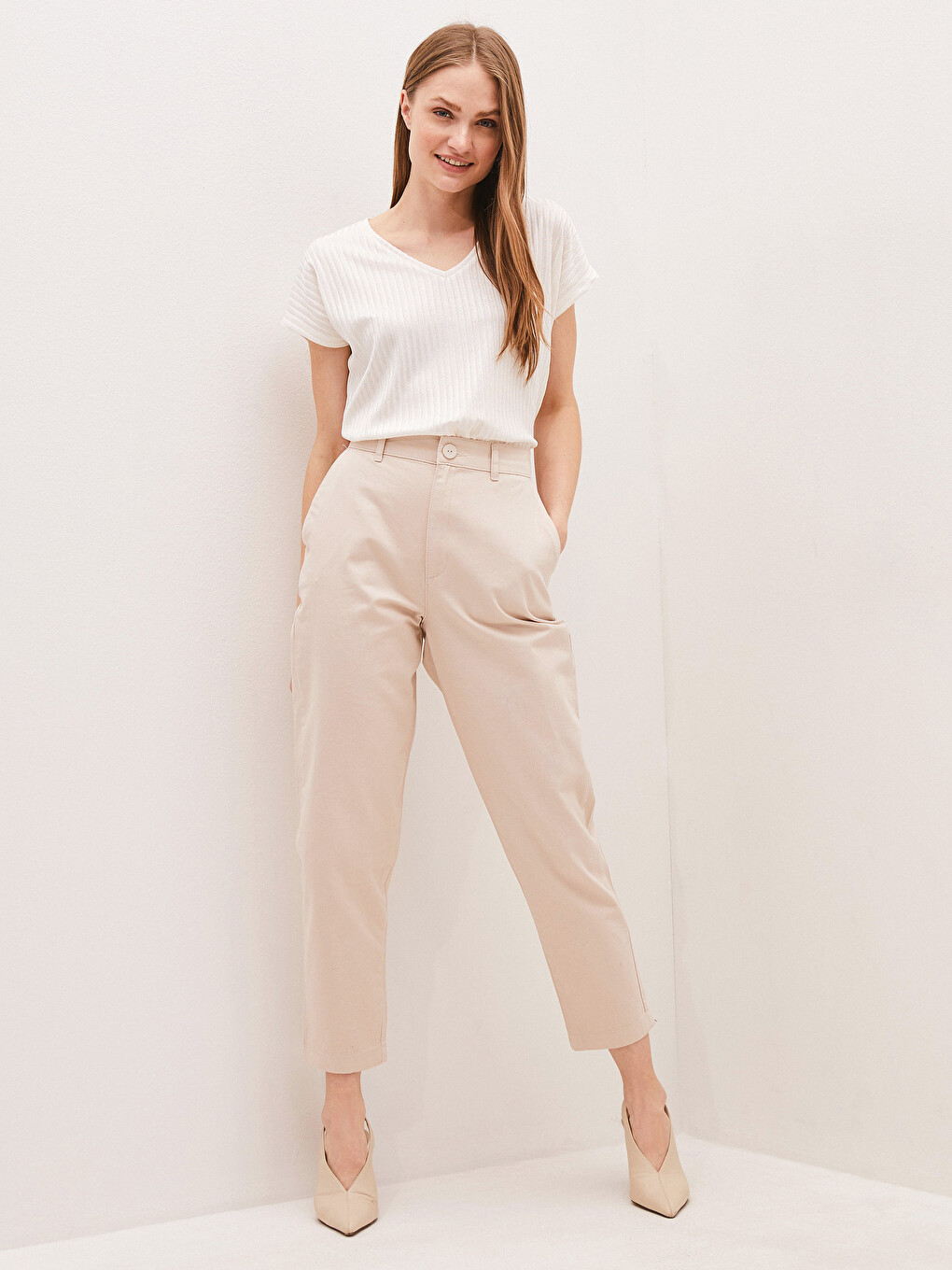 Bej Bol Fit Düz Cep Detaylı Kadın Gabardin Pantolon-4