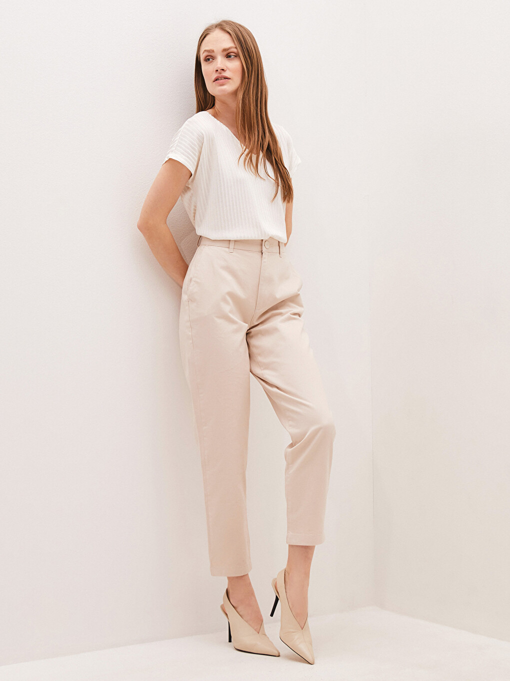 Bej Bol Fit Düz Cep Detaylı Kadın Gabardin Pantolon-5