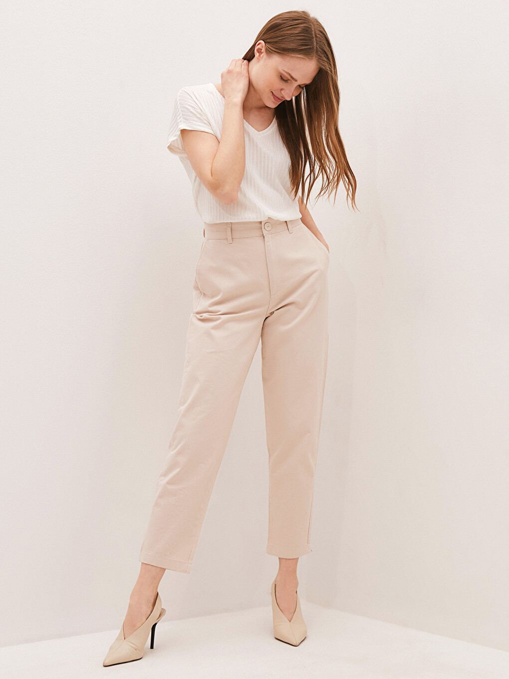 Bej Bol Fit Düz Cep Detaylı Kadın Gabardin Pantolon-6