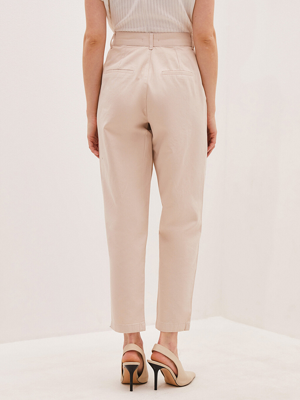 Bej Bol Fit Düz Cep Detaylı Kadın Gabardin Pantolon-8