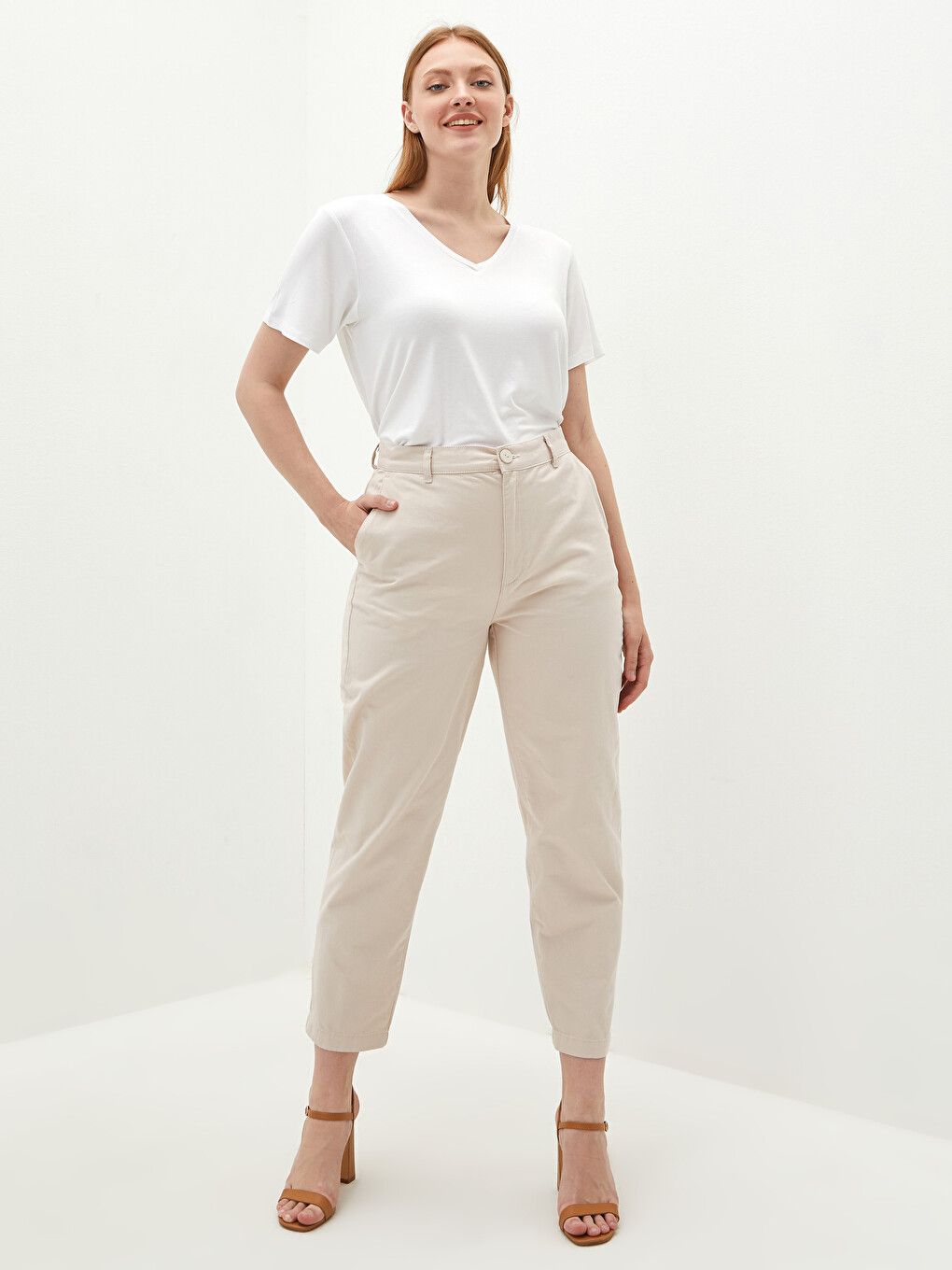 Bej Bol Fit Düz Cep Detaylı Kadın Gabardin Pantolon-1