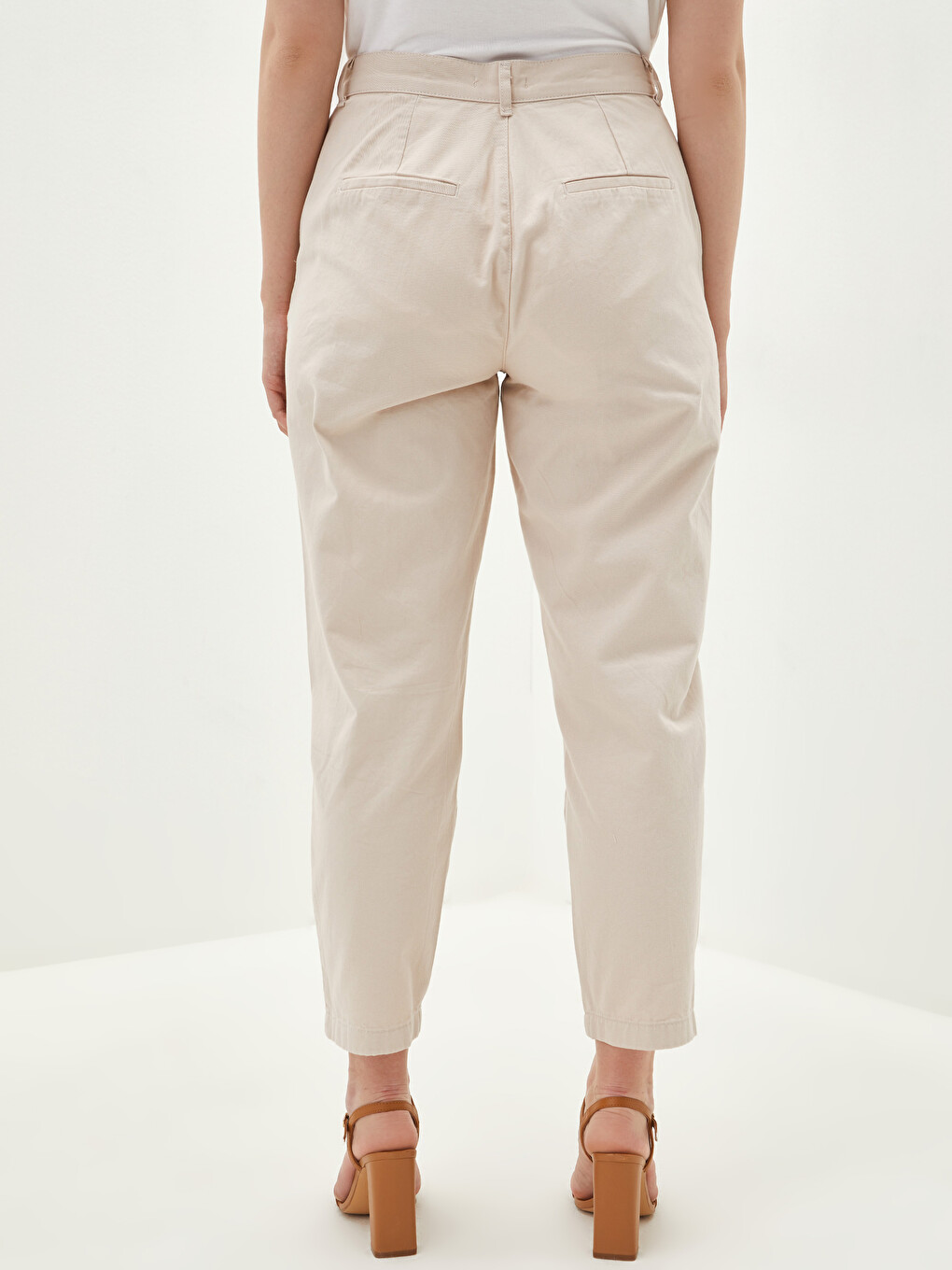 Bej Bol Fit Düz Cep Detaylı Kadın Gabardin Pantolon-3