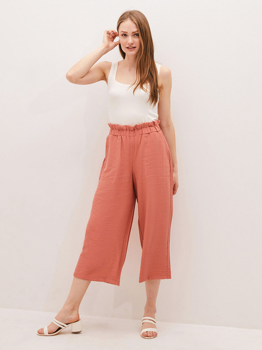 Брюки-капри женские с высокой посадкой и широкими штанинами-1