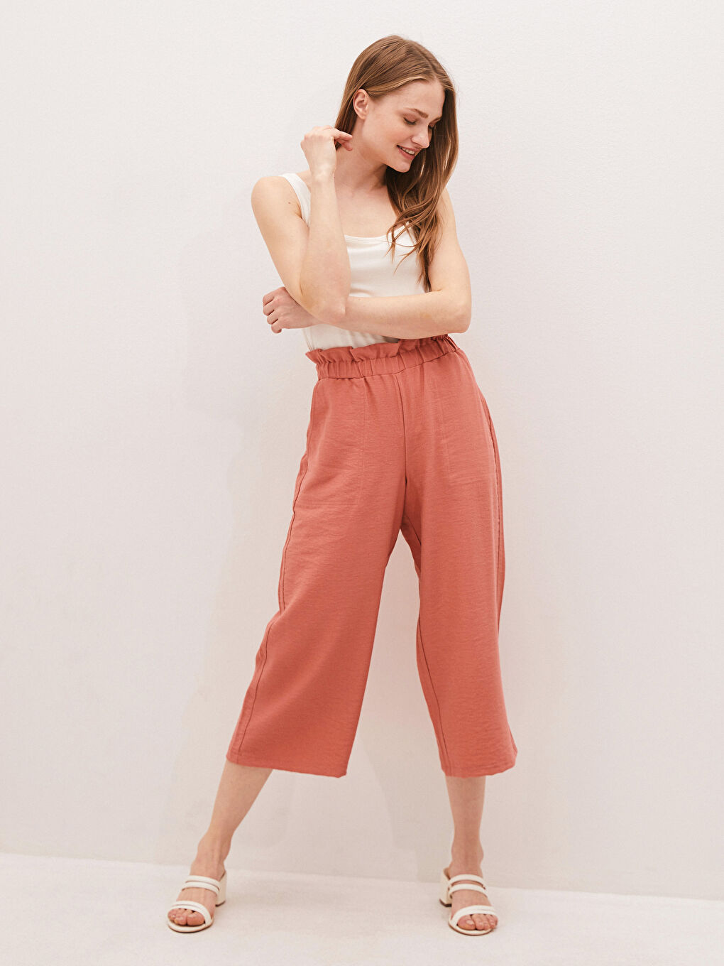 Брюки-капри женские с высокой посадкой и широкими штанинами-2