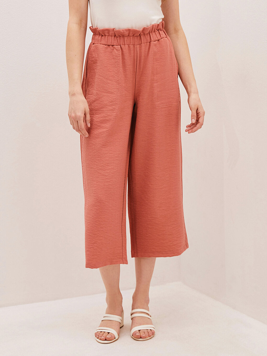 Брюки-капри женские с высокой посадкой и широкими штанинами-3