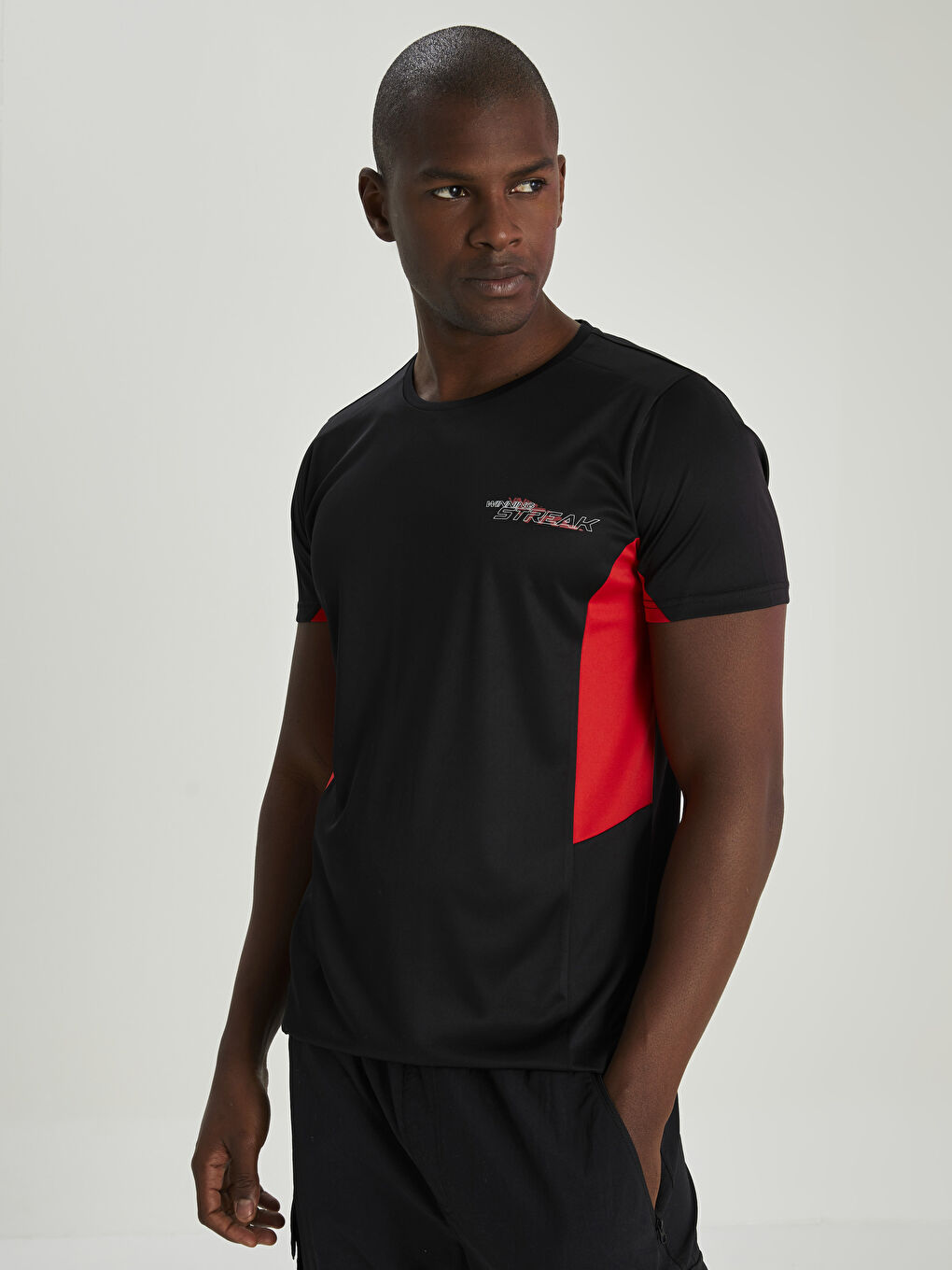 T-Shirt de Sport pour Hommes à Col Rond et Manches Courtes avec Blocs de Couleurs-1