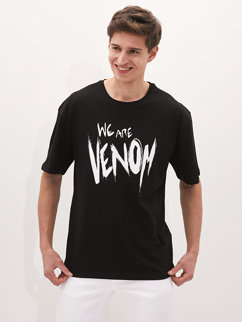 Siyah Bisiklet Yaka Kısa Kollu Baskılı Penye Erkek Tişört-1