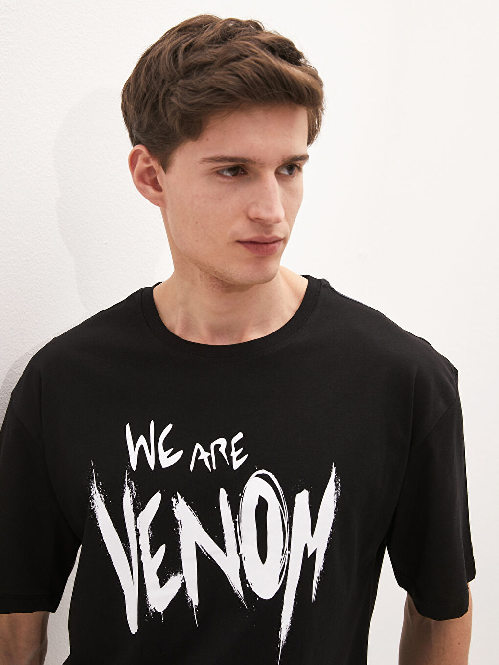 Siyah Bisiklet Yaka Kısa Kollu Baskılı Penye Erkek Tişört-2