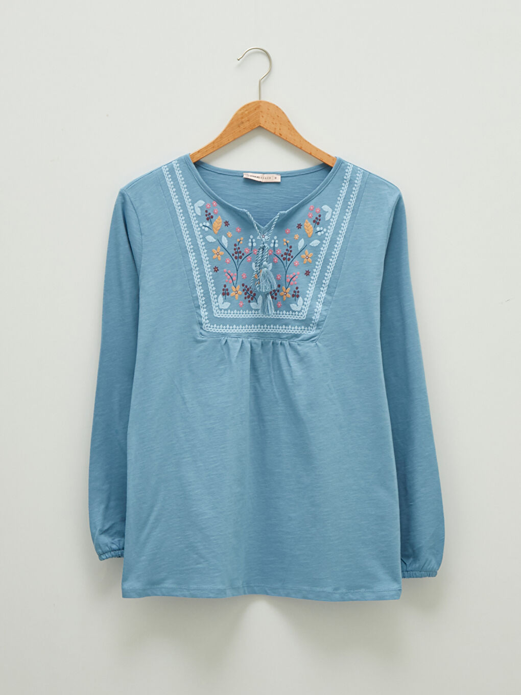 Mavi Bağlamalı Yaka Nakışlı Uzun Kollu Pamuklu Kadın Bluz-5