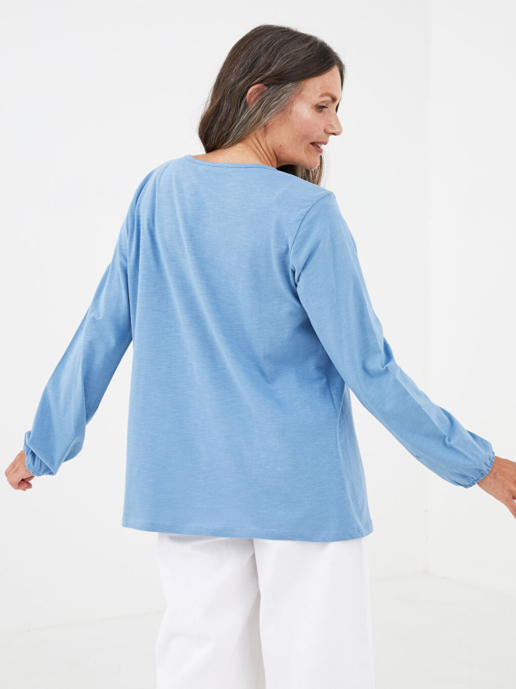 Mavi Bağlamalı Yaka Nakışlı Uzun Kollu Pamuklu Kadın Bluz-3