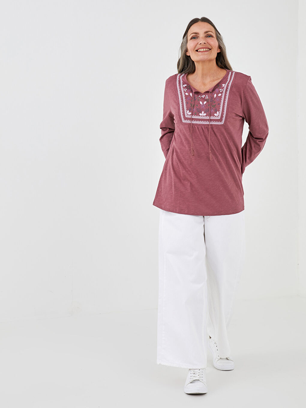 Pembe Bağlamalı Yaka Nakışlı Uzun Kollu Pamuklu Kadın Bluz-2