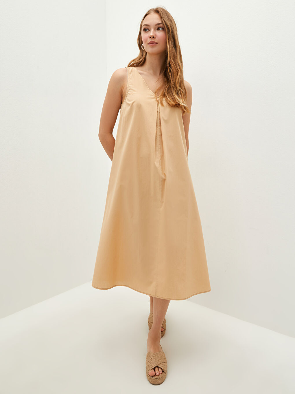 LC Waikiki V Neck Straight Sleeveless Poplin Women Dress